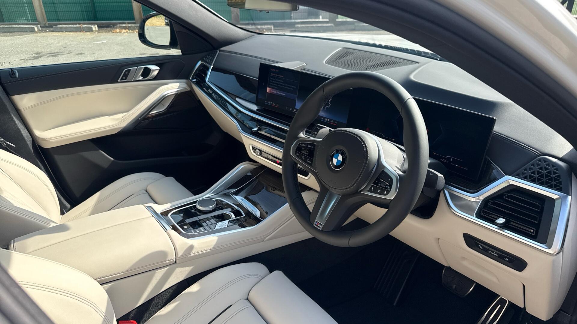 BMW X6 view 6