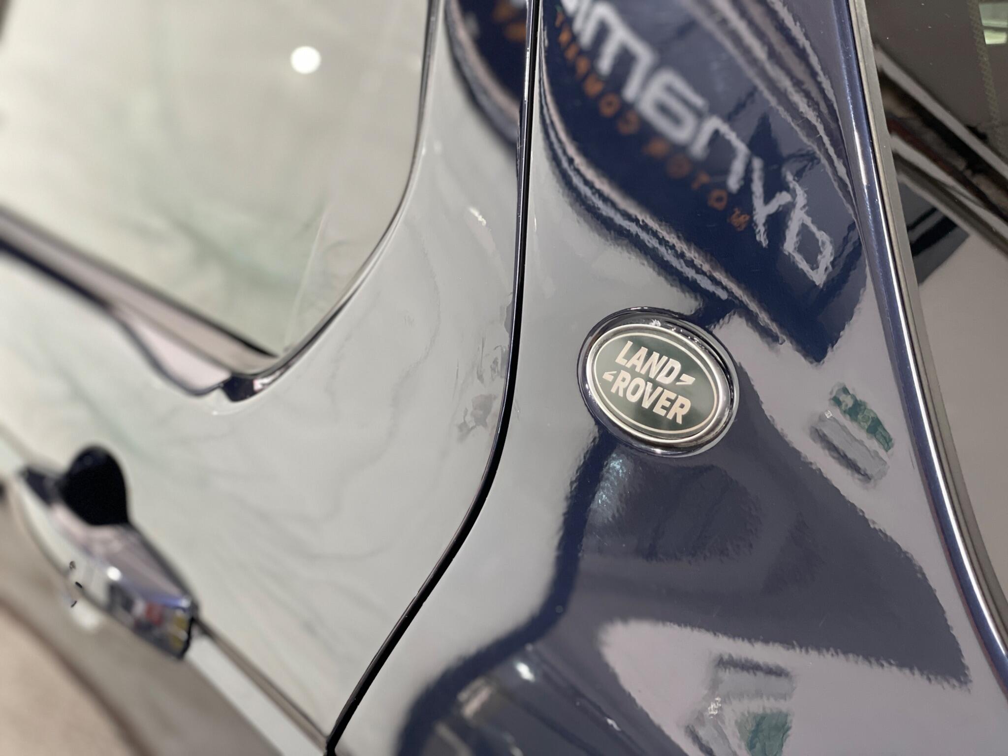 Land Rover Discovery Sport view 27