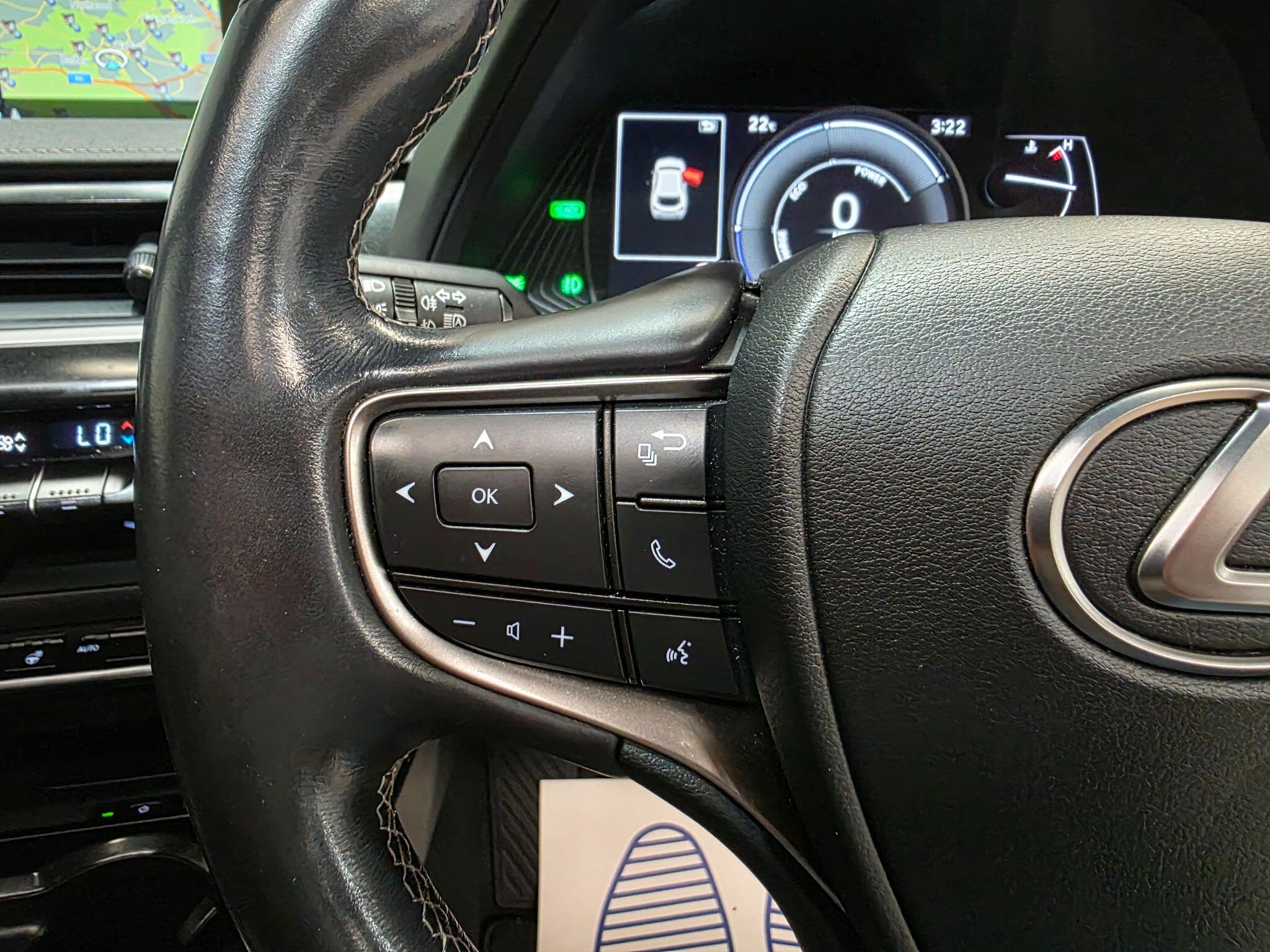 Lexus Ux view 17