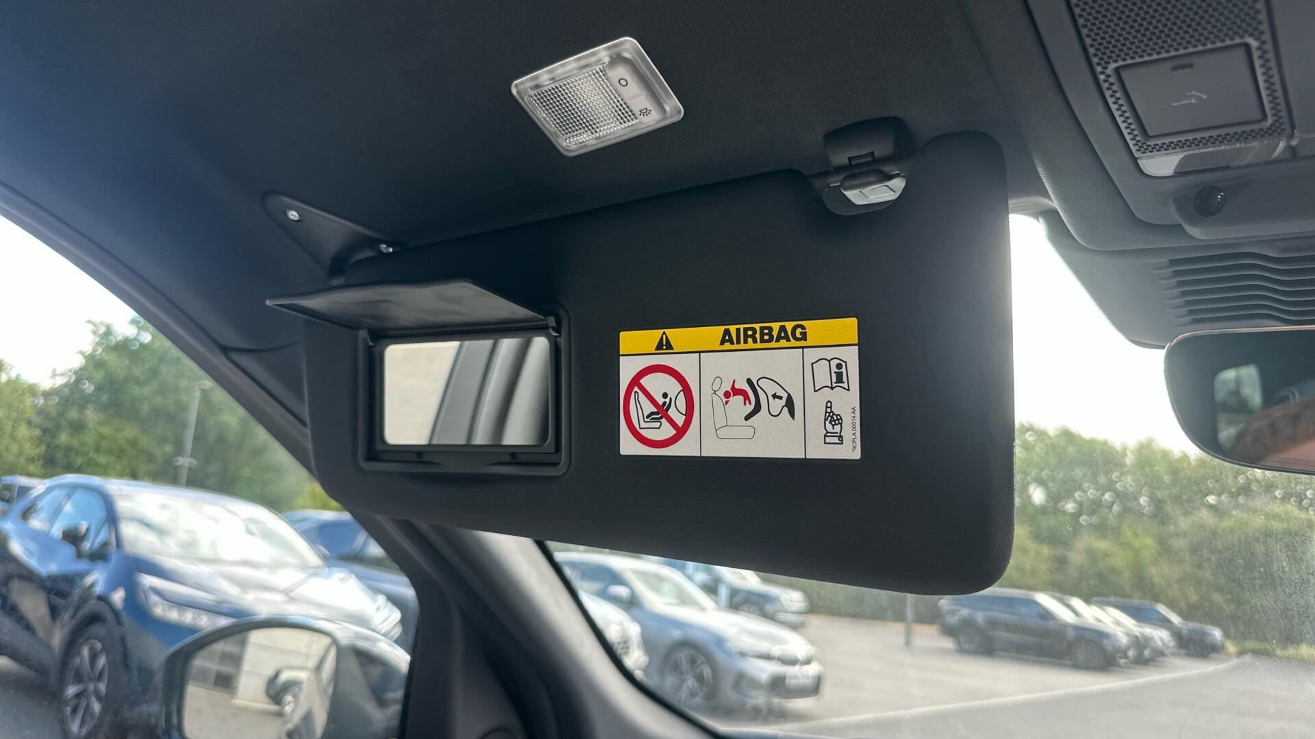 Land Rover Discovery Sport view 62