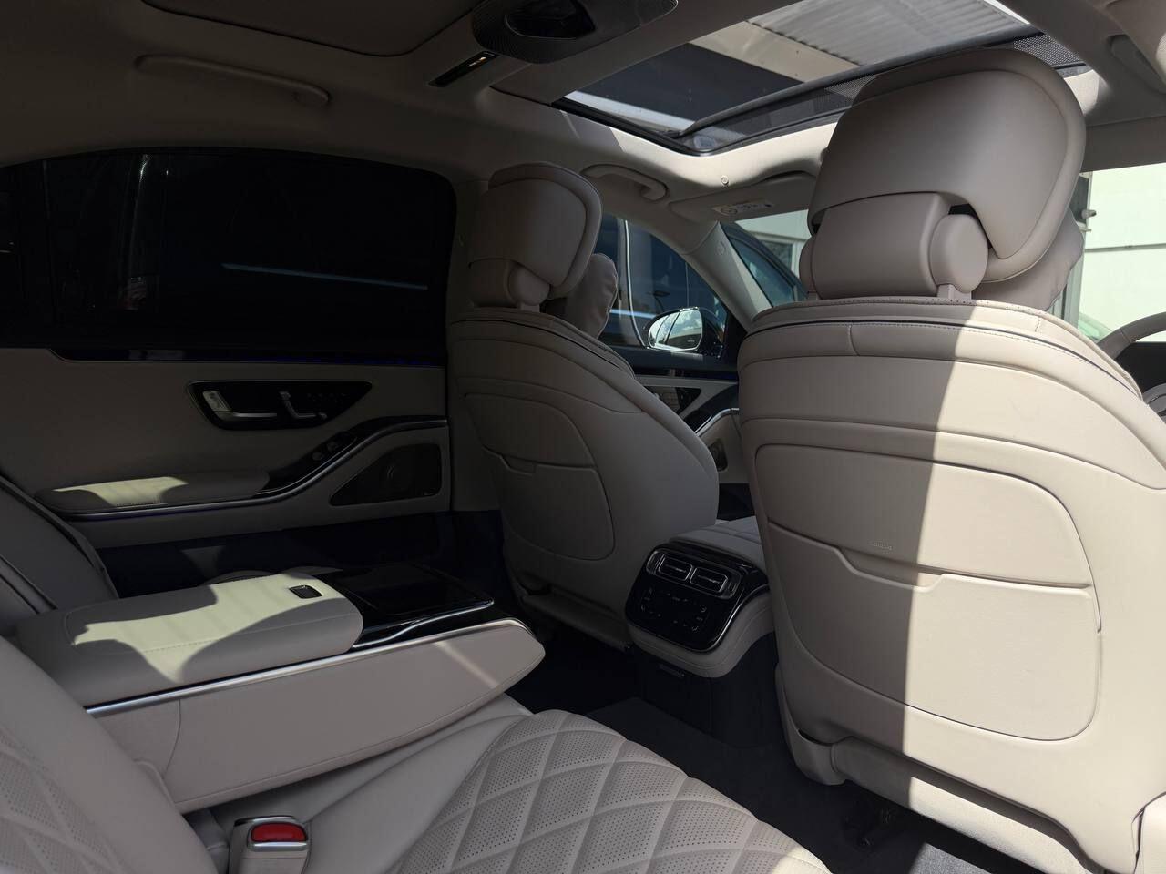 Mercedes-Benz S-Class view 14
