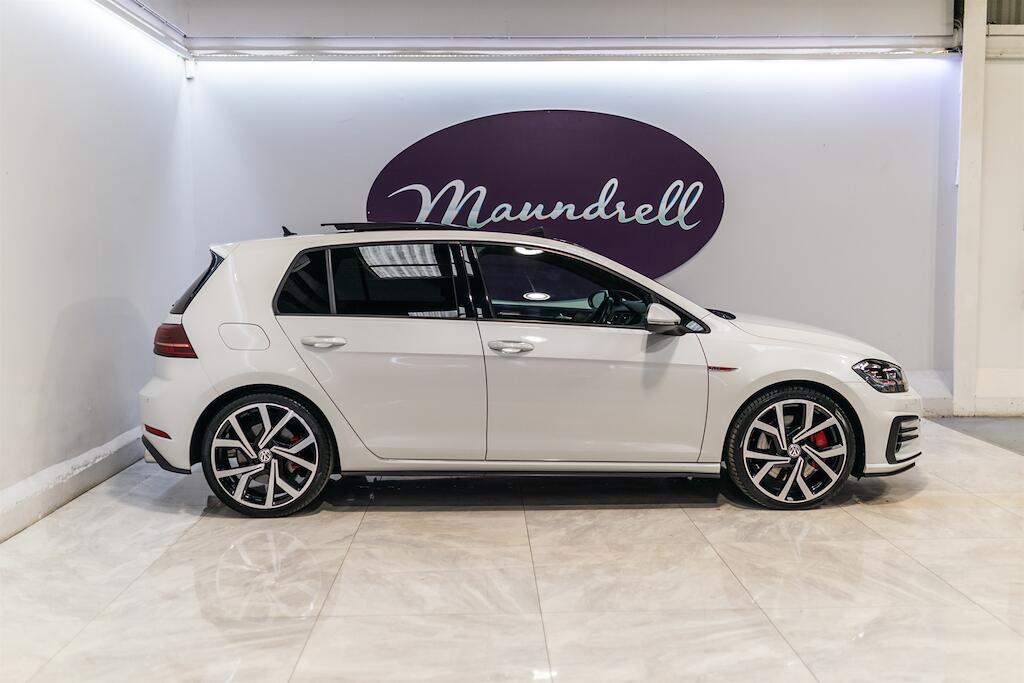 Volkswagen Golf view 2