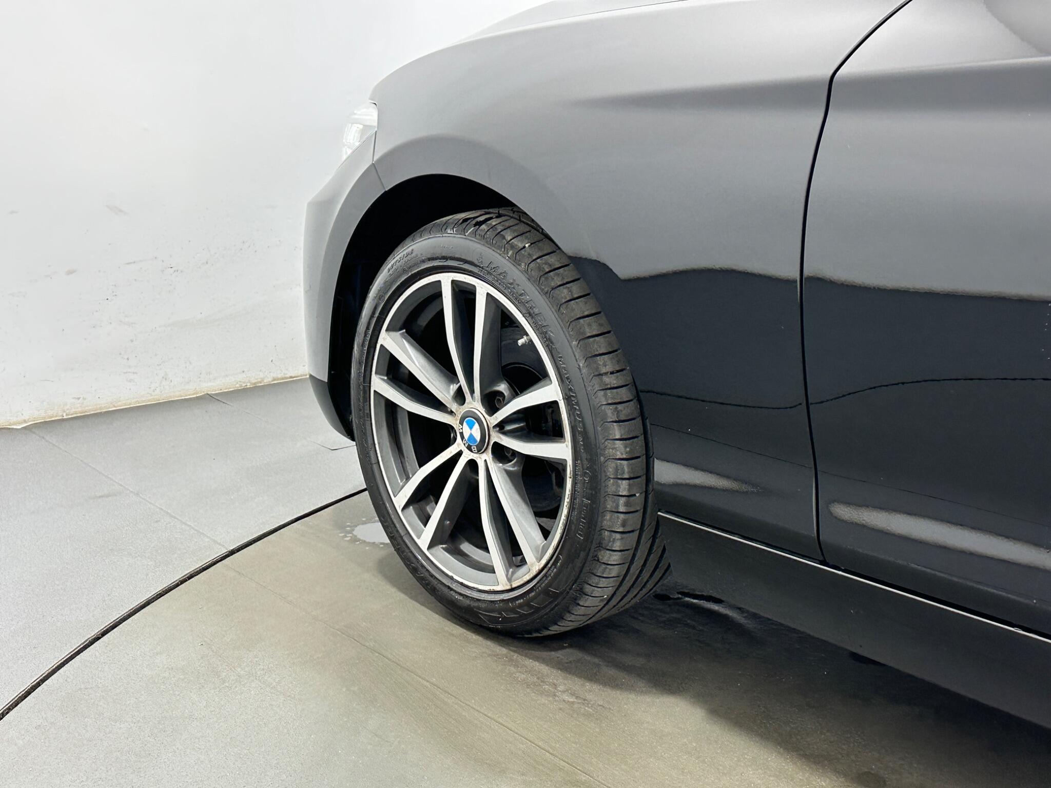 BMW 2 Series view 45