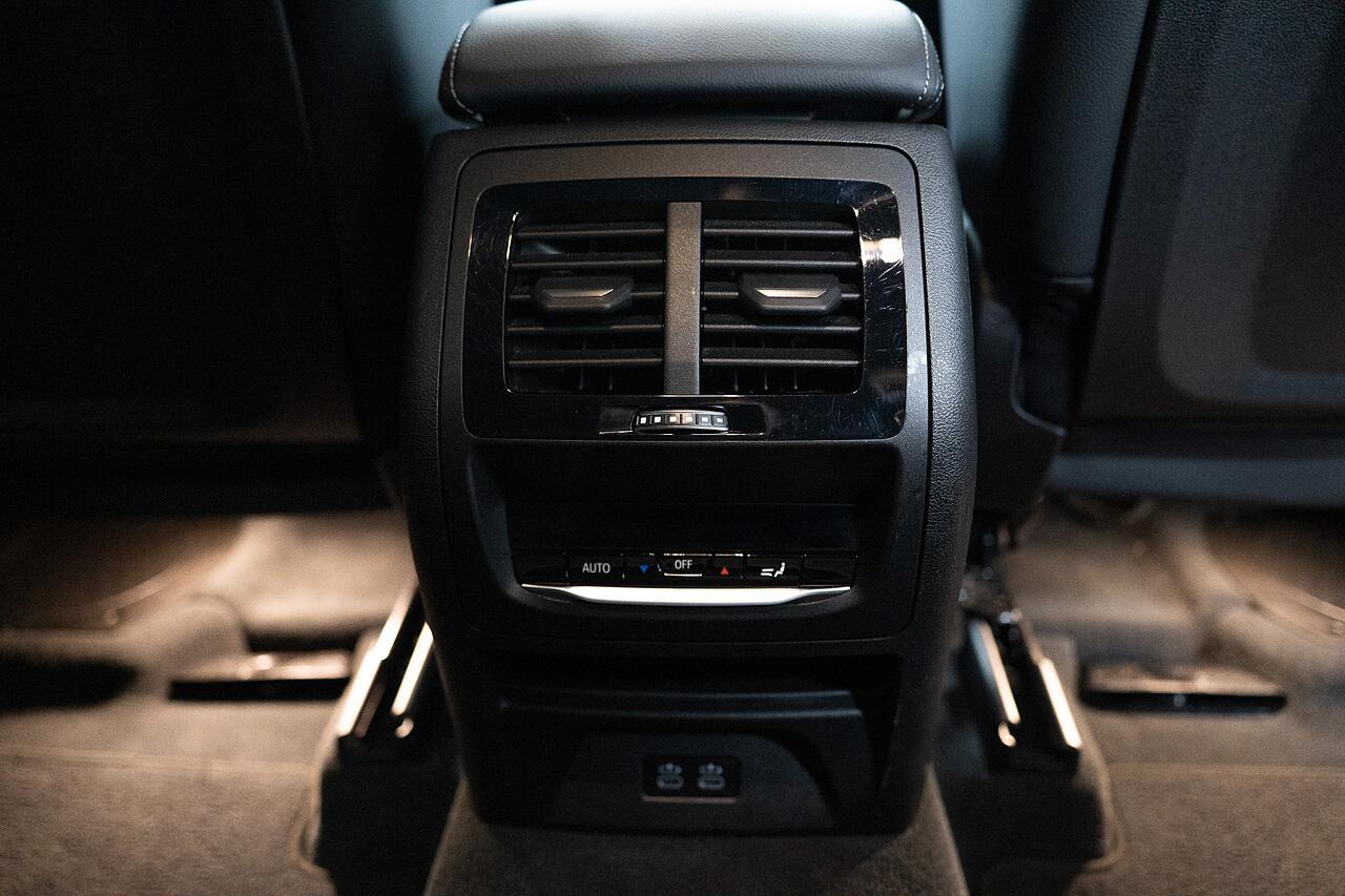 BMW X3 view 25