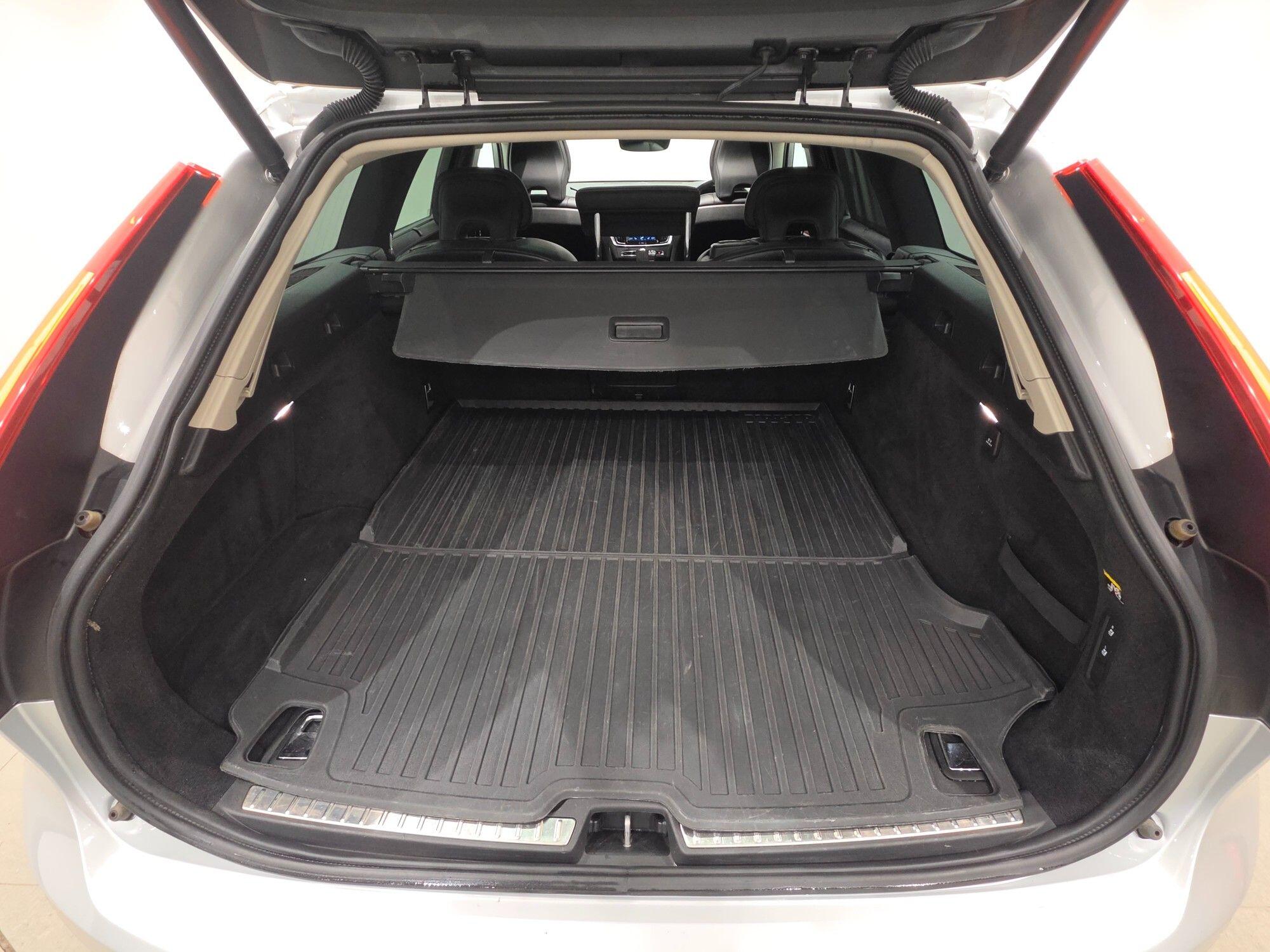 Volvo V90 view 49