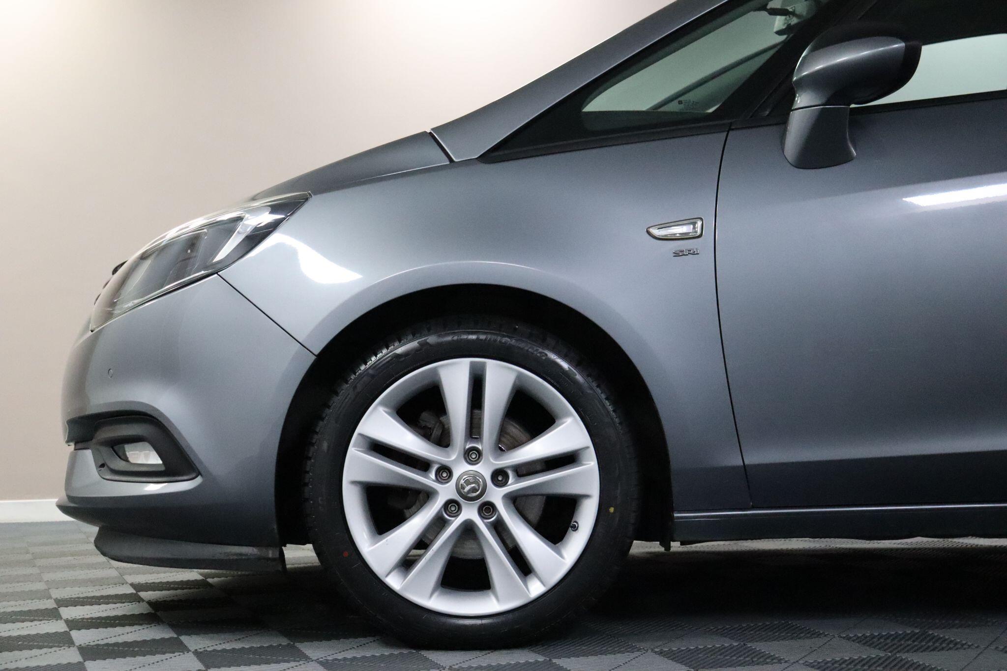 Vauxhall Zafira Tourer view 27
