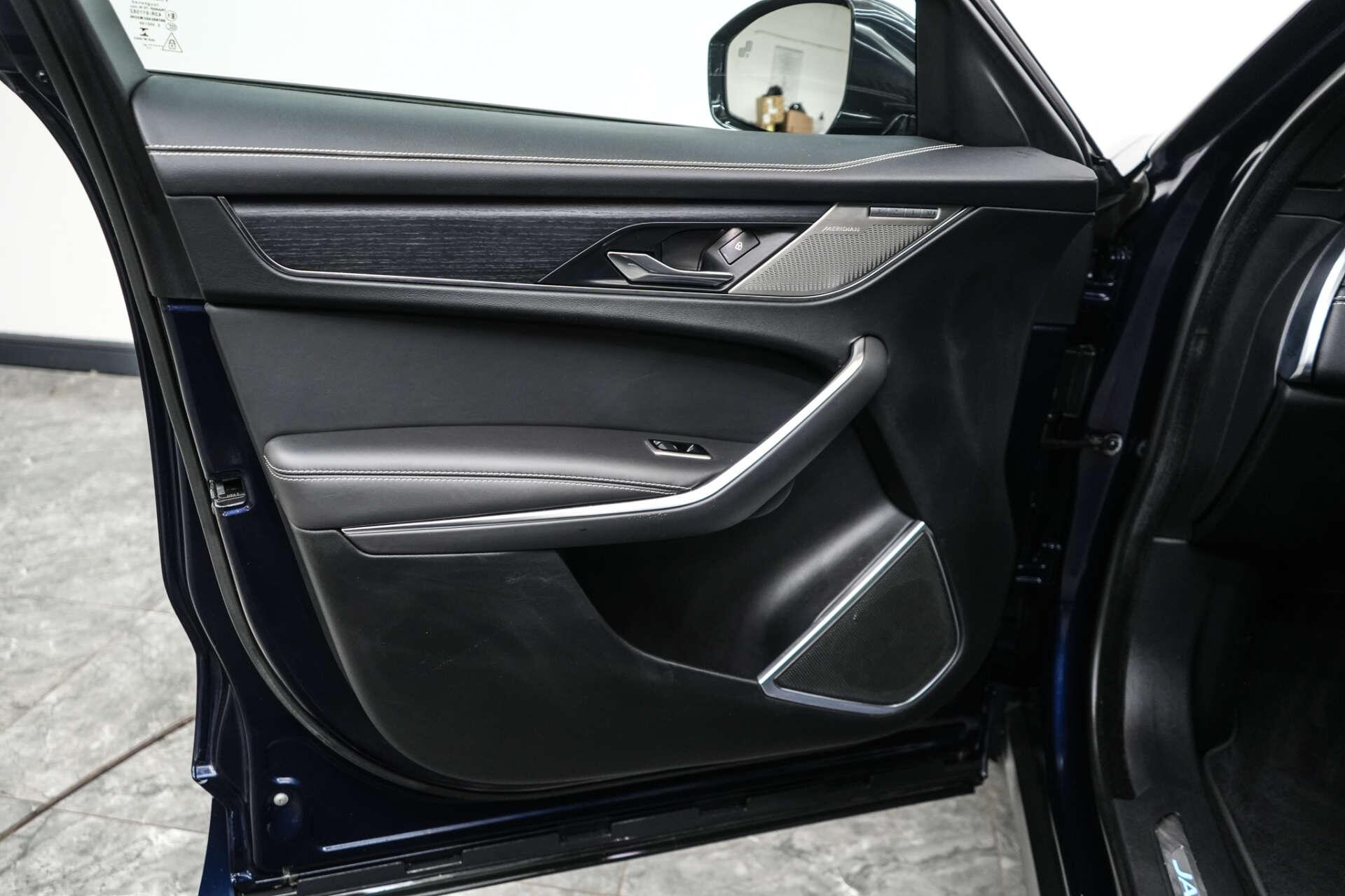 Jaguar F-Pace view 17