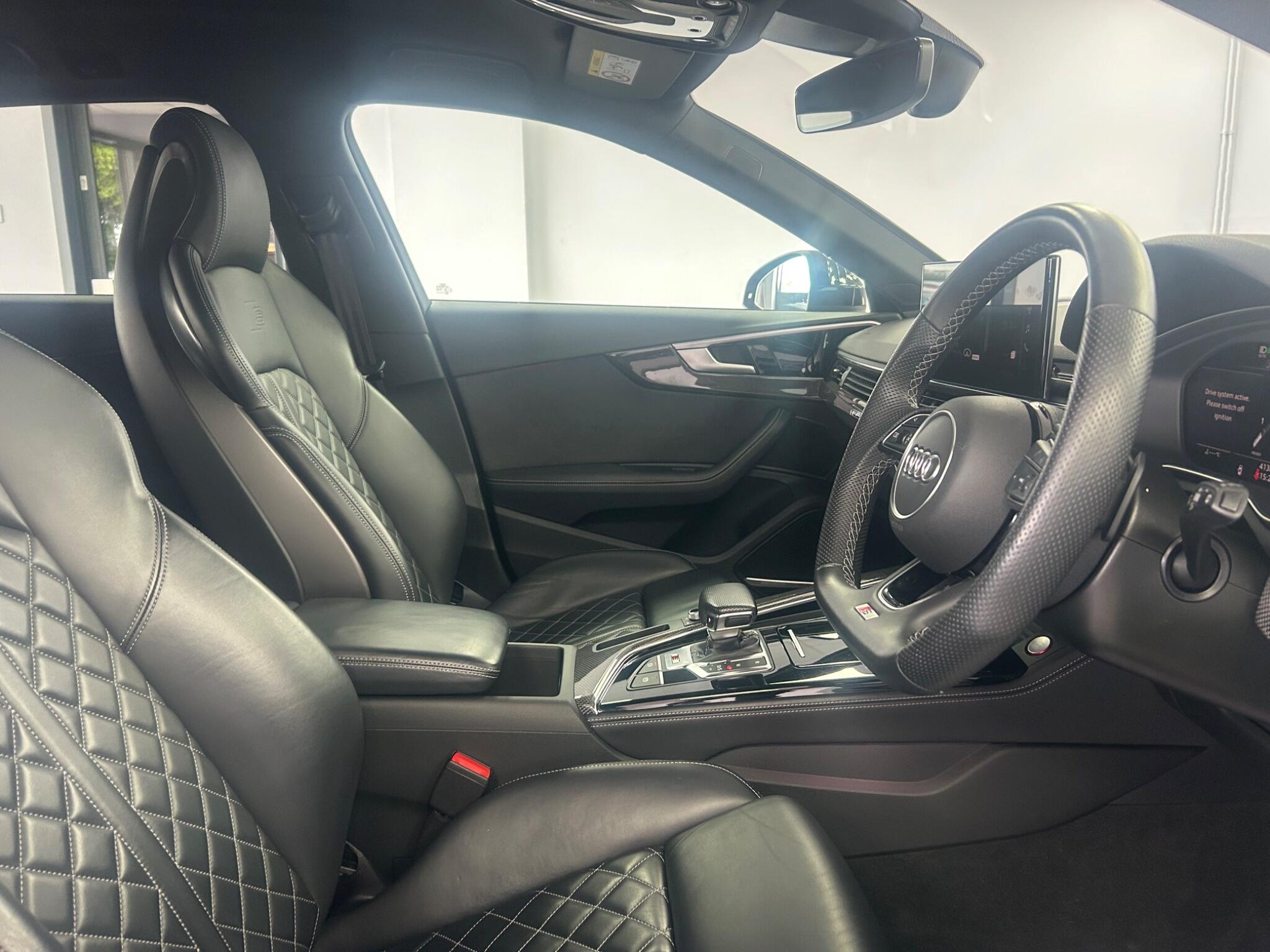 Audi S4 view 7