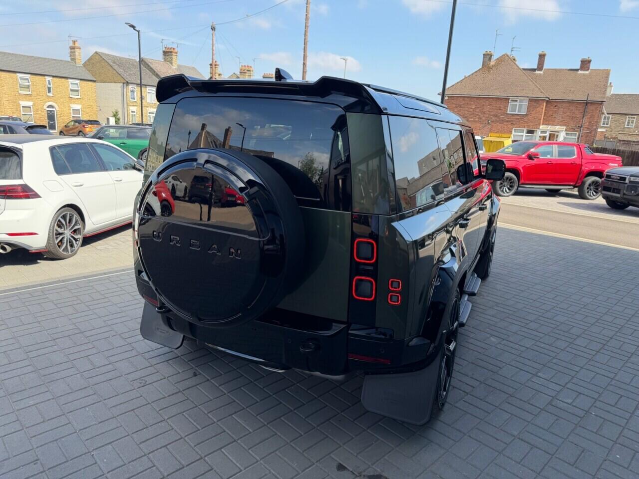 Land Rover Defender 110 view 3