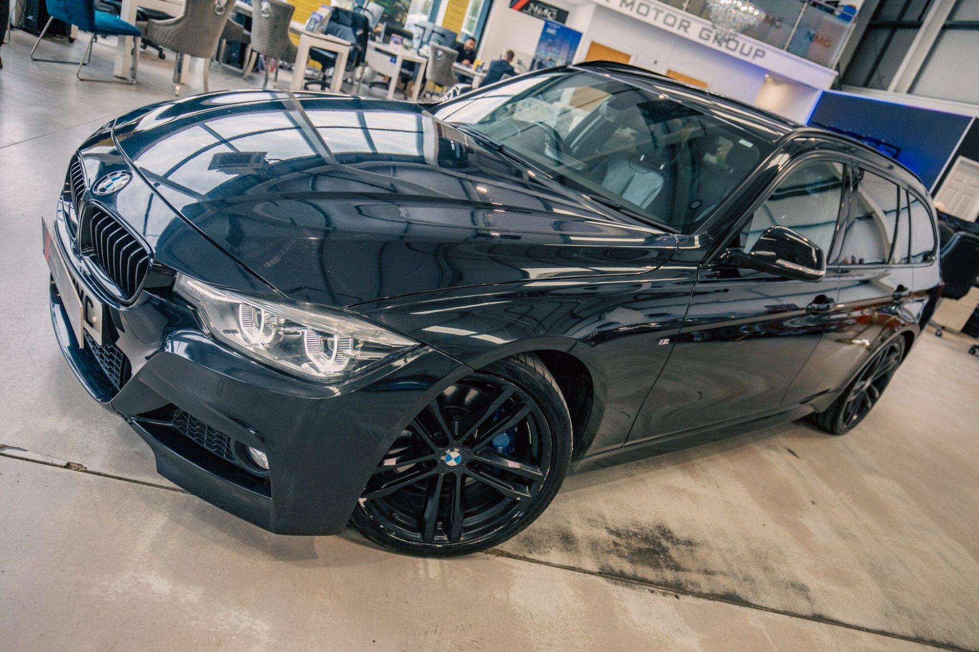 BMW 3 Series view 5