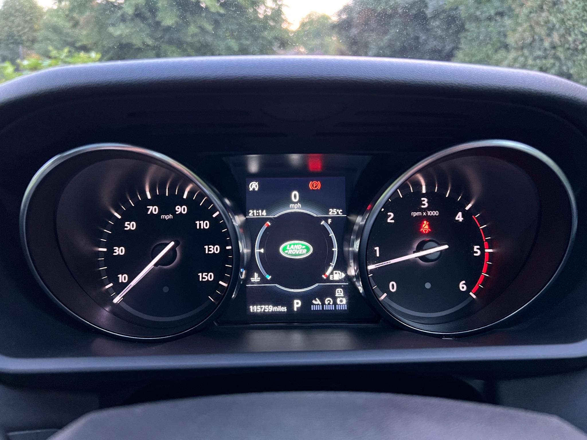 Land Rover Discovery view 34