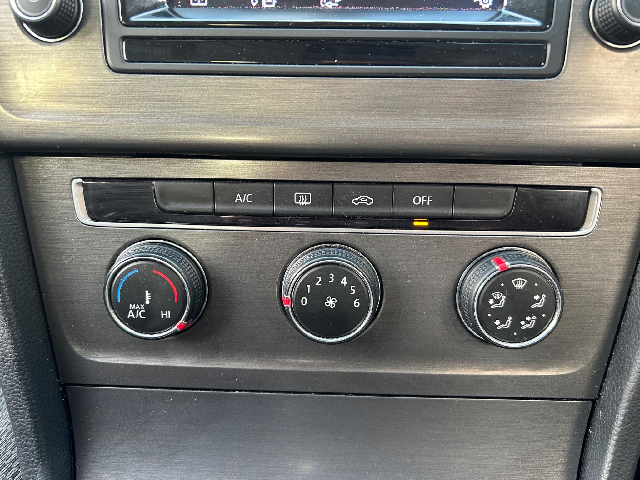 Volkswagen Golf view 35