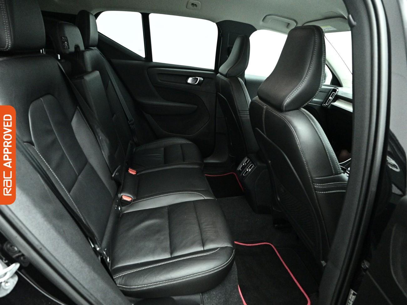 Volvo XC40 view 13