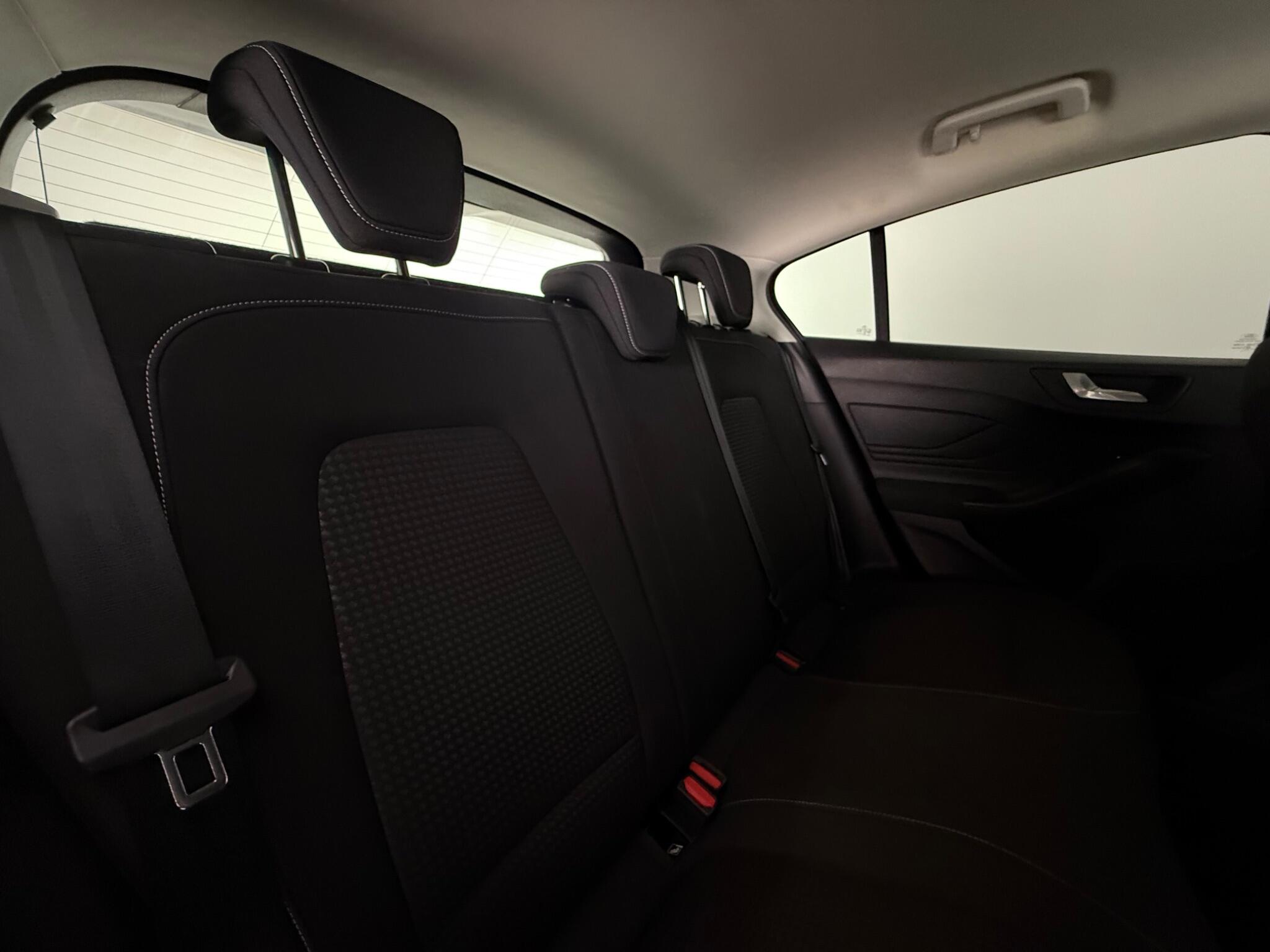 Ford Focus view 30