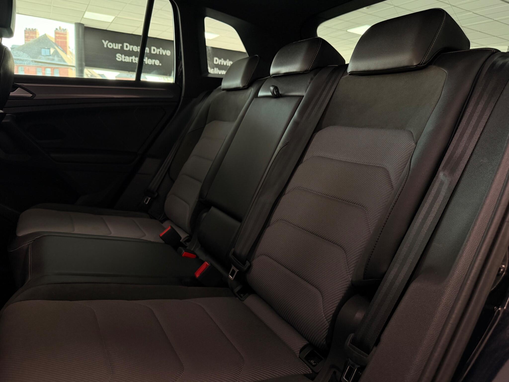 Volkswagen Tiguan view 39