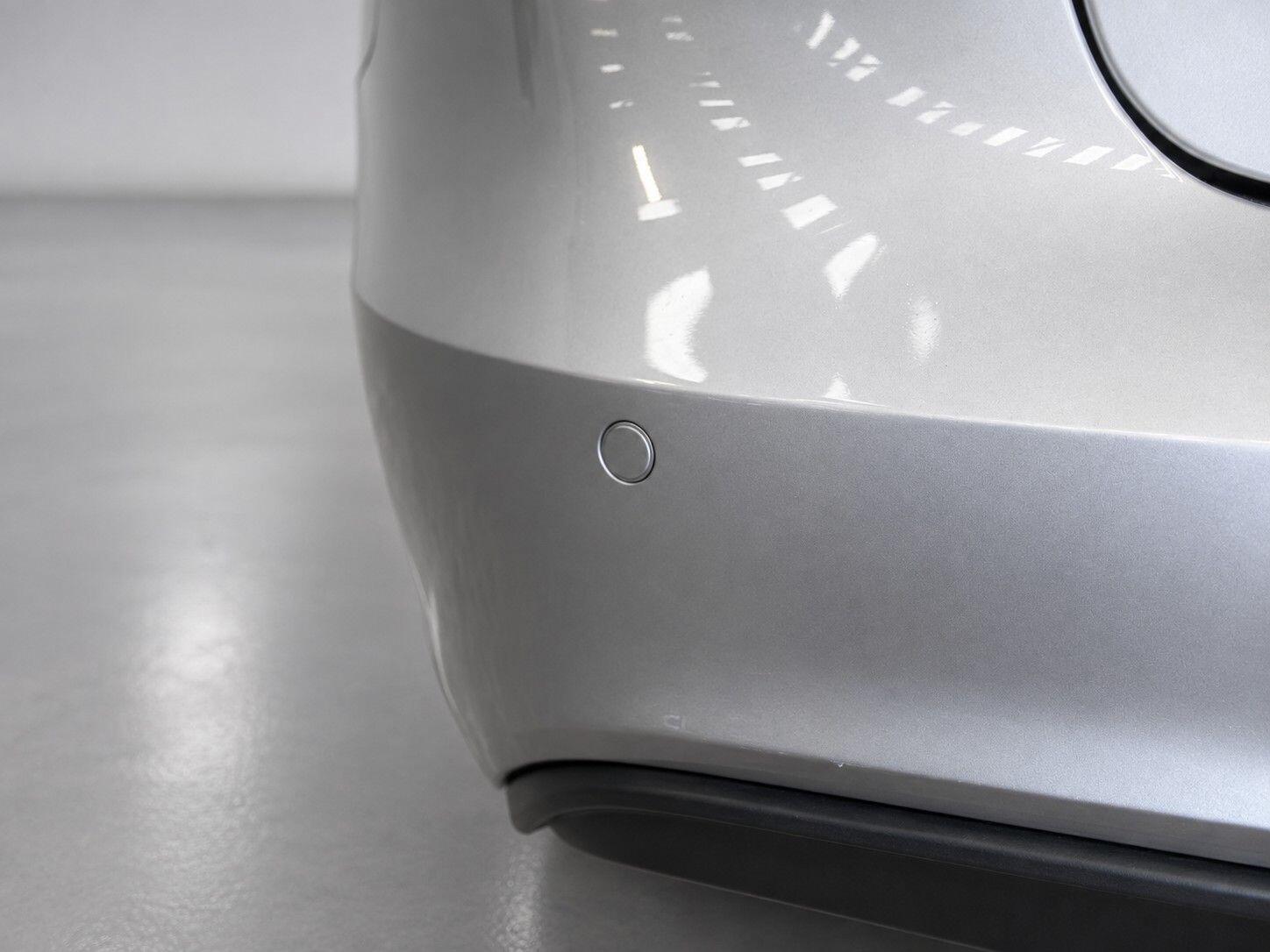 Audi A6 view 16