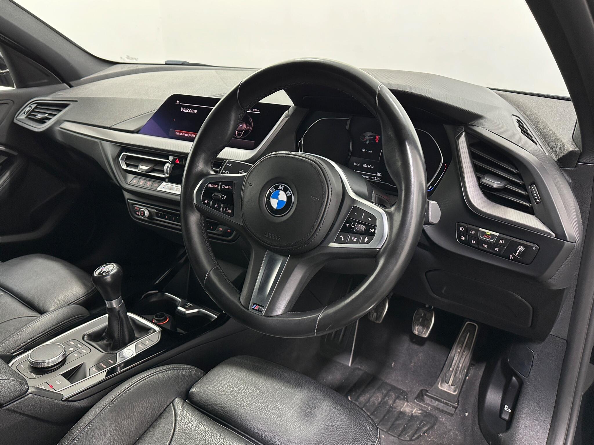 BMW 1 Series view 11