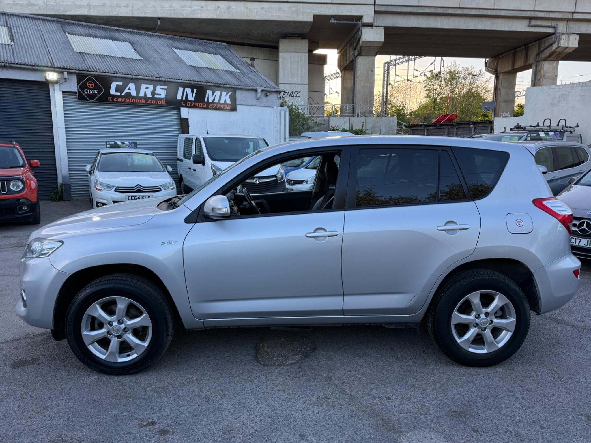 Toyota RAV4 - Image 11