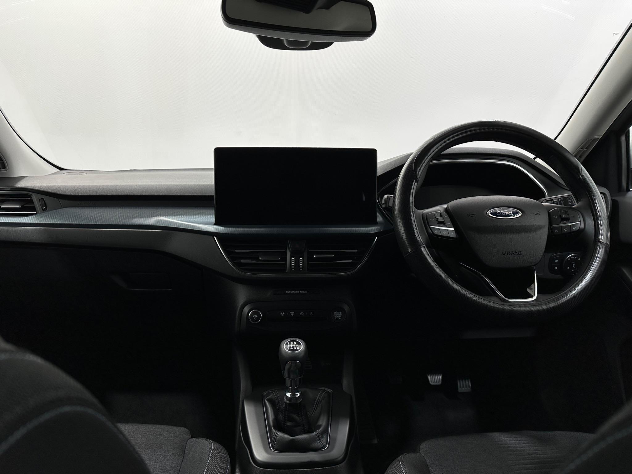 Ford Focus view 19