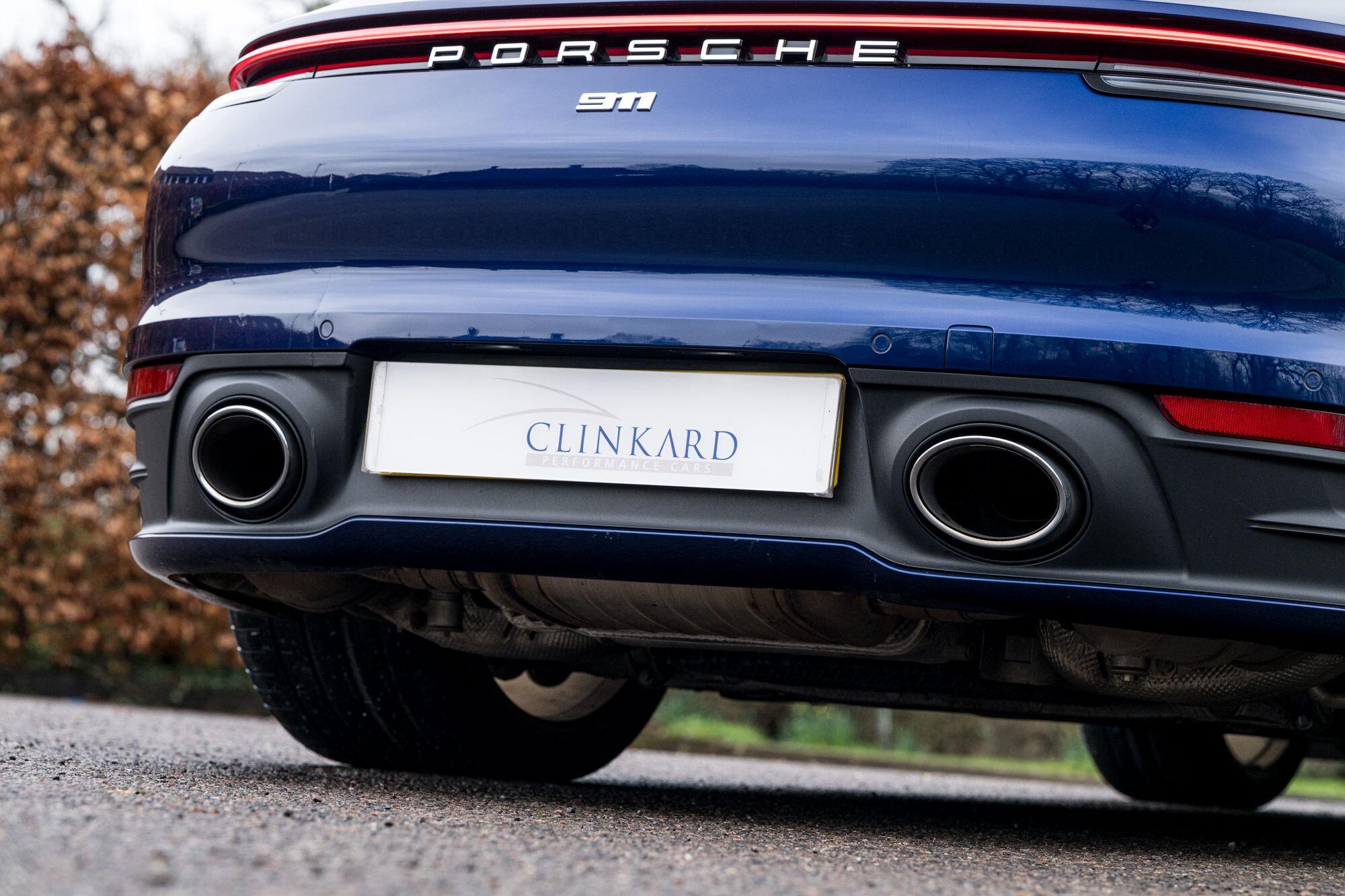 Porsche 911 view 30