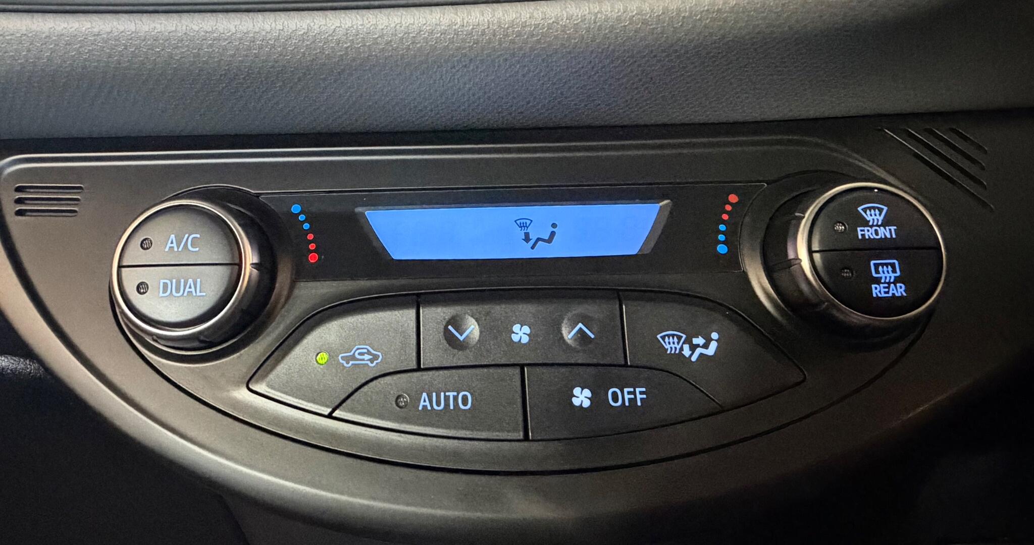 Toyota Yaris view 34