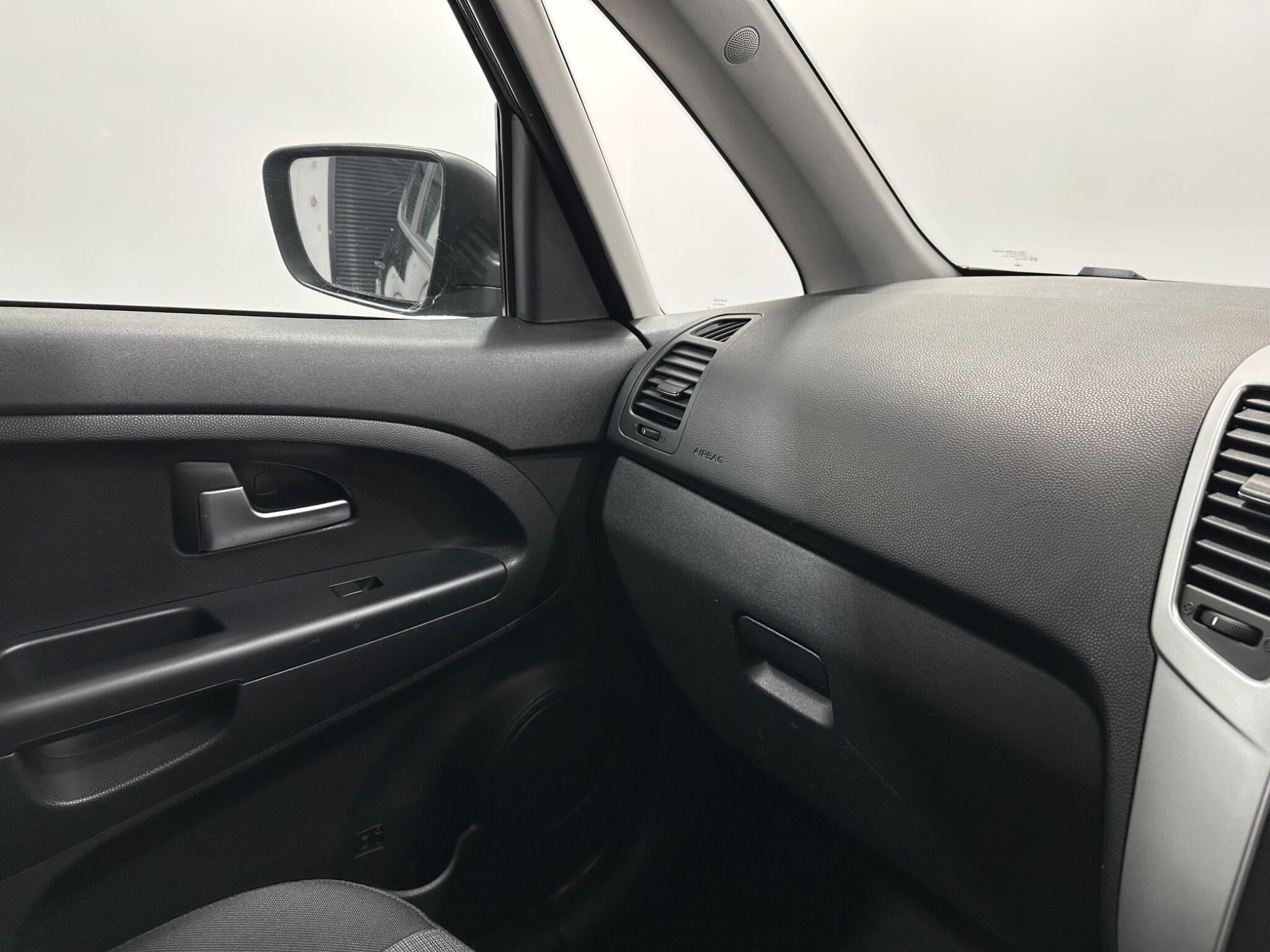 Kia Venga view 24