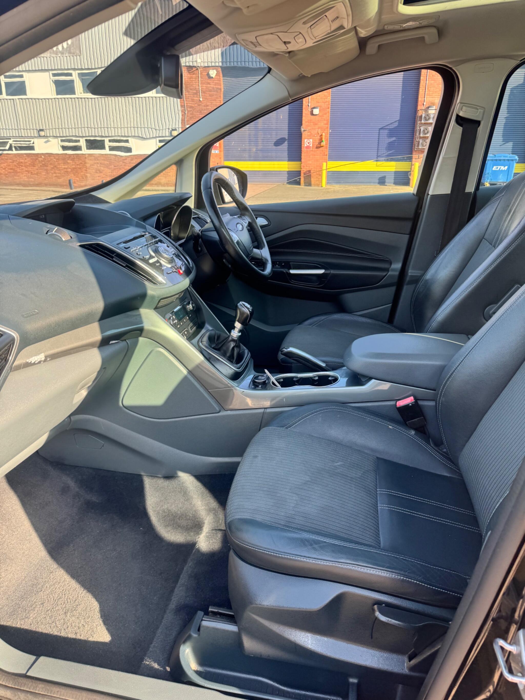Ford C-Max view 44