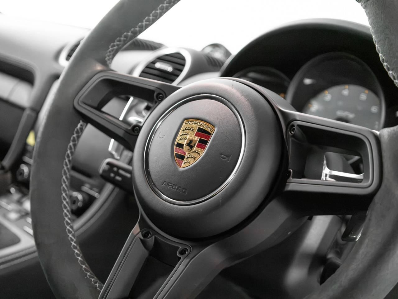 Porsche Cayman view 31