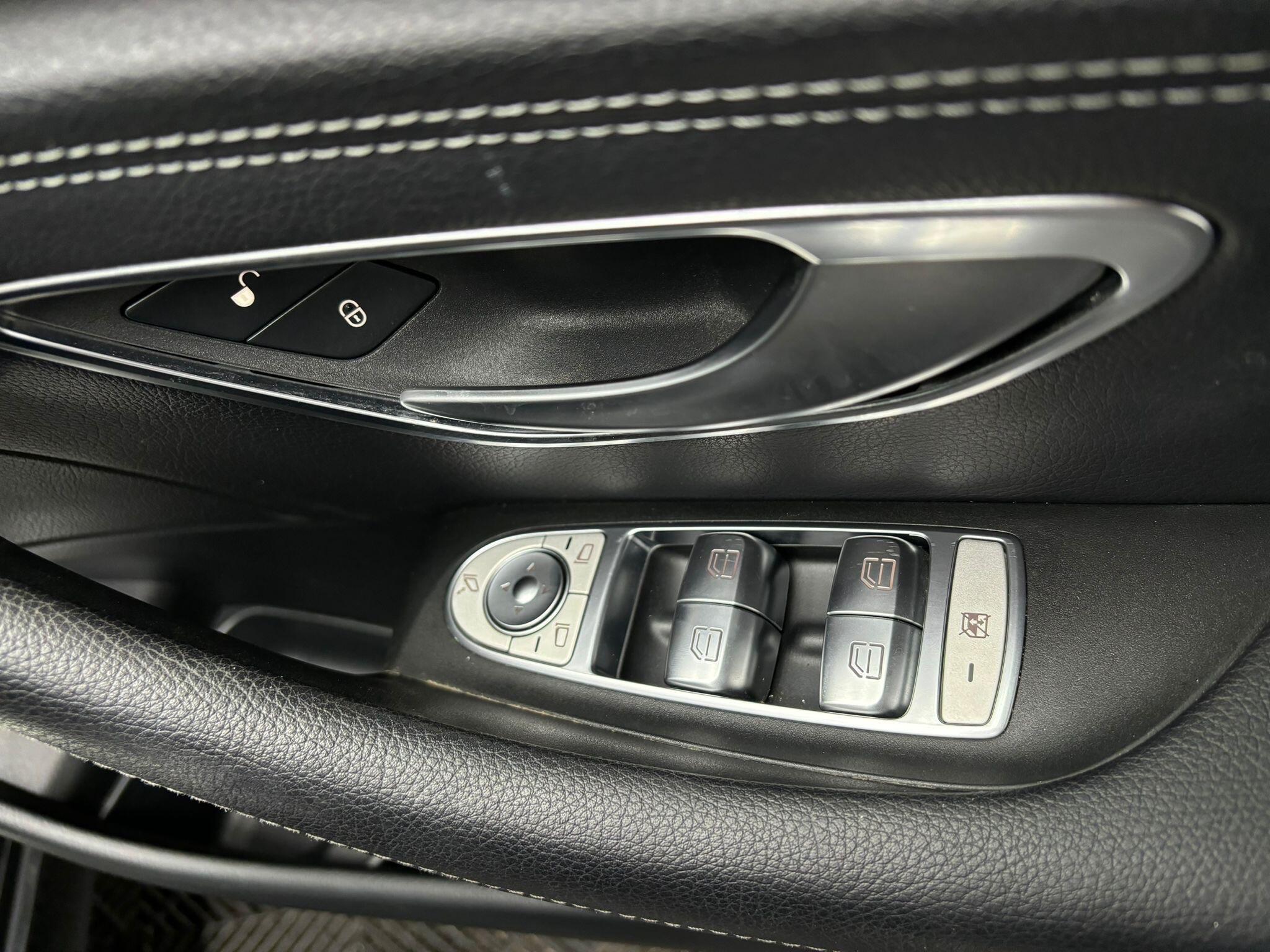 Mercedes-Benz E-Class view 18