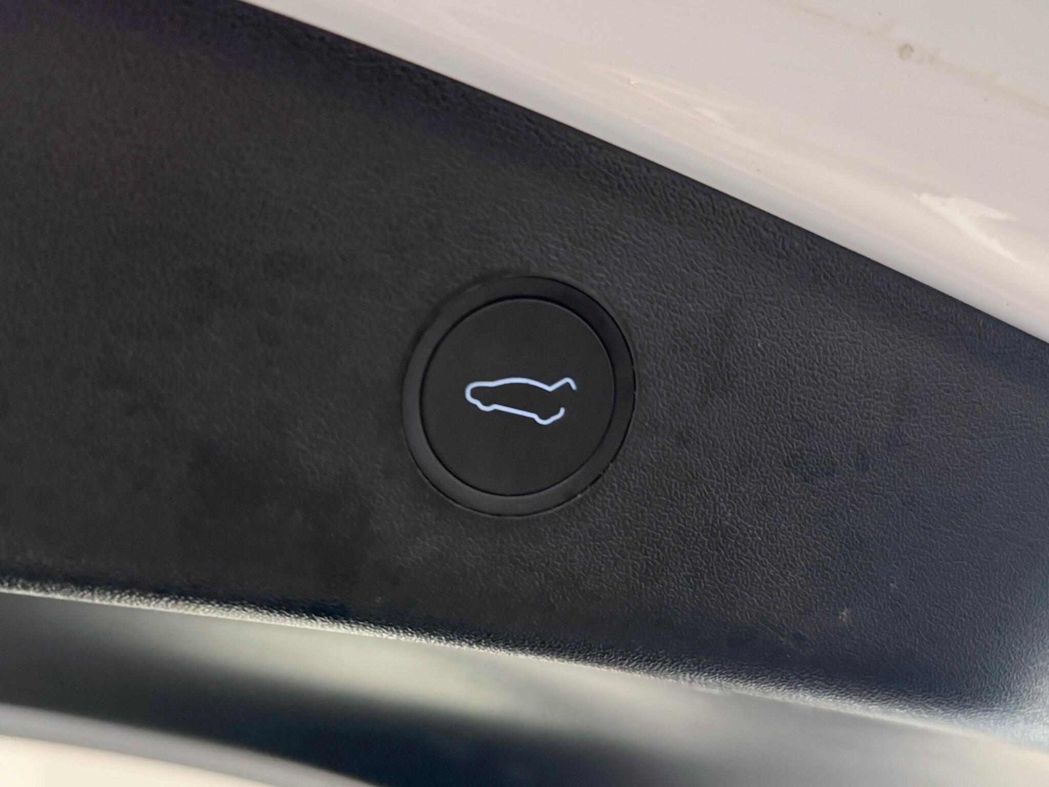 Tesla Model 3 view 8