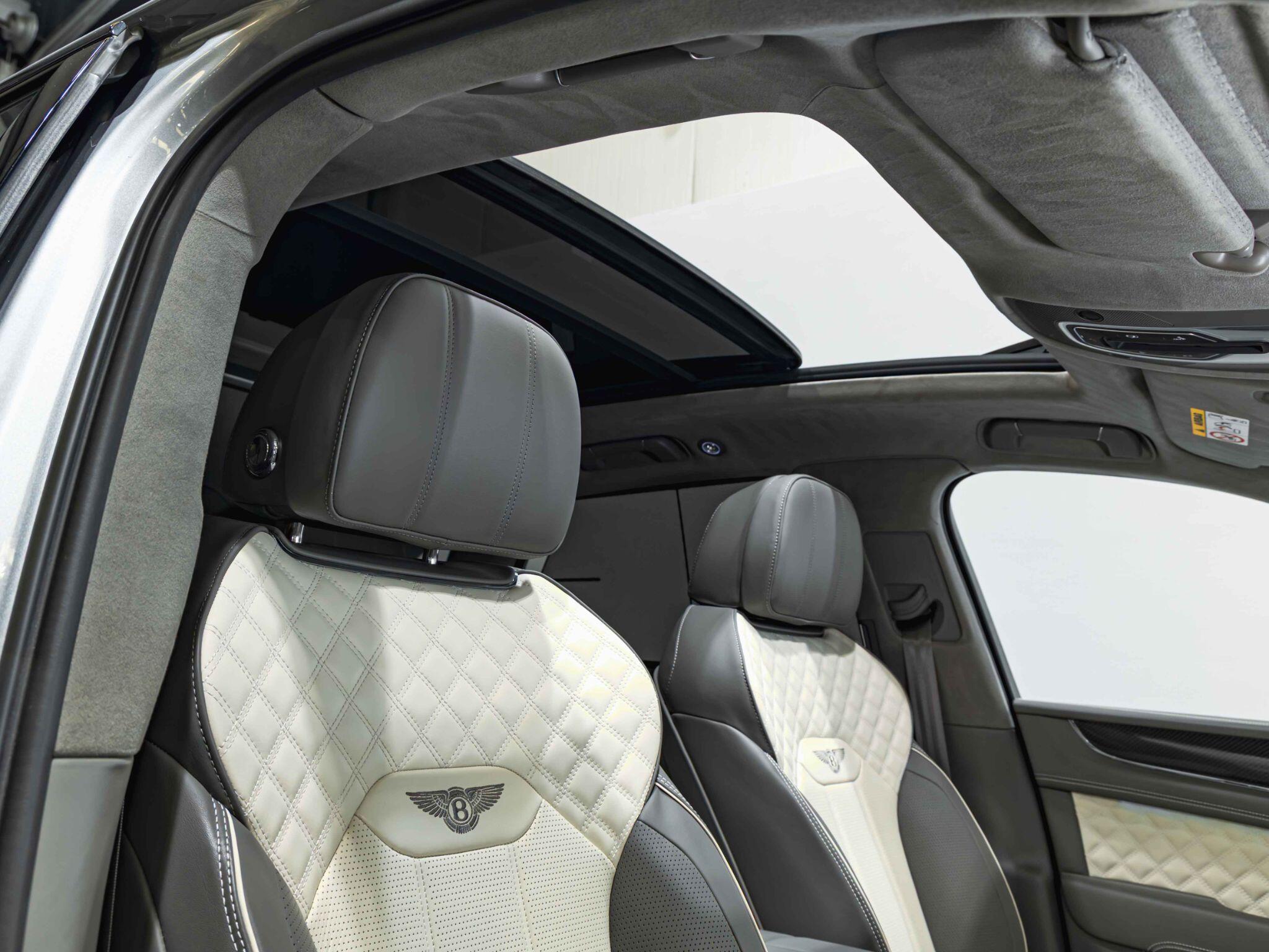 Bentley Bentayga view 3