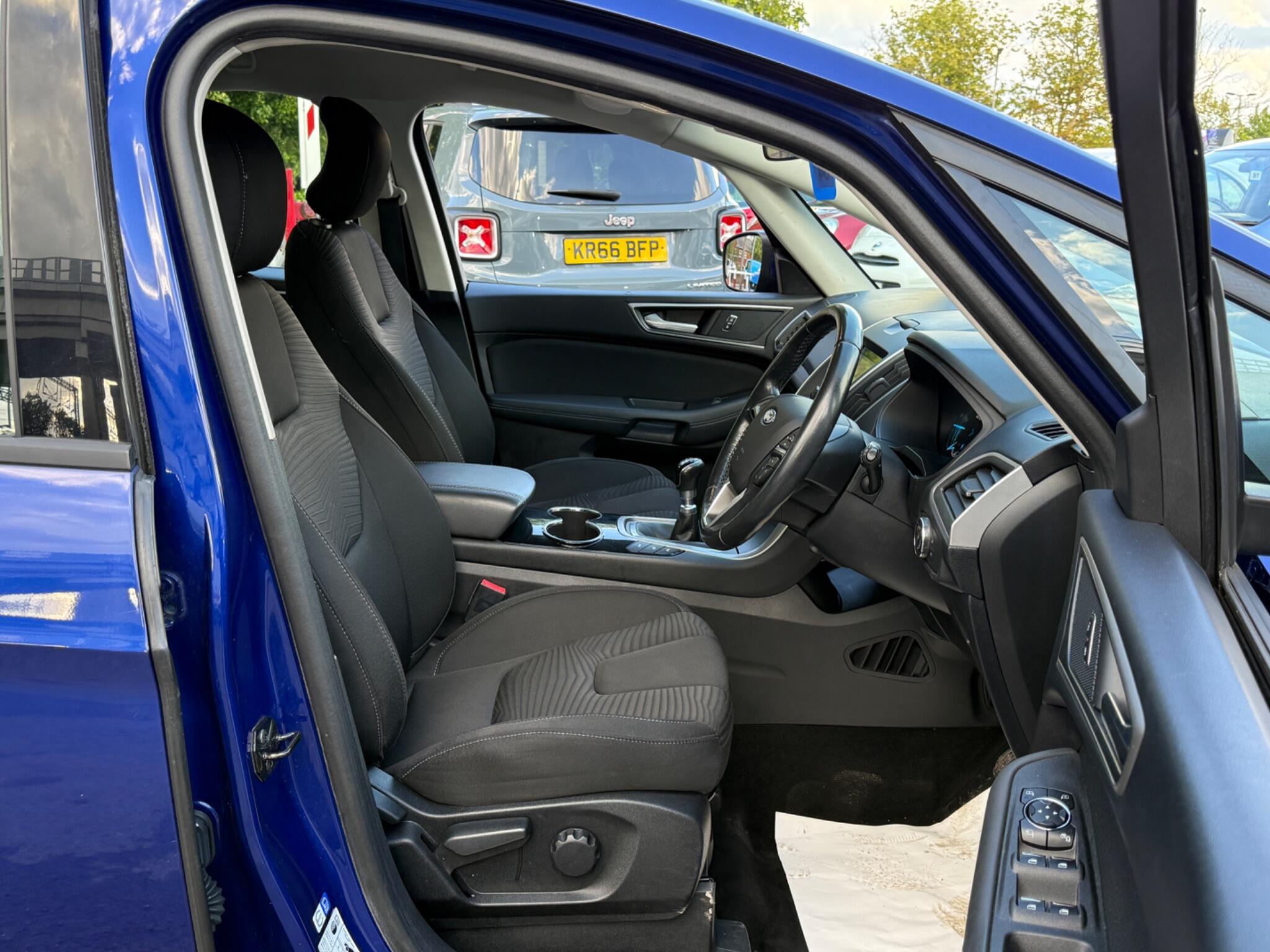 Ford S-Max - Image 33