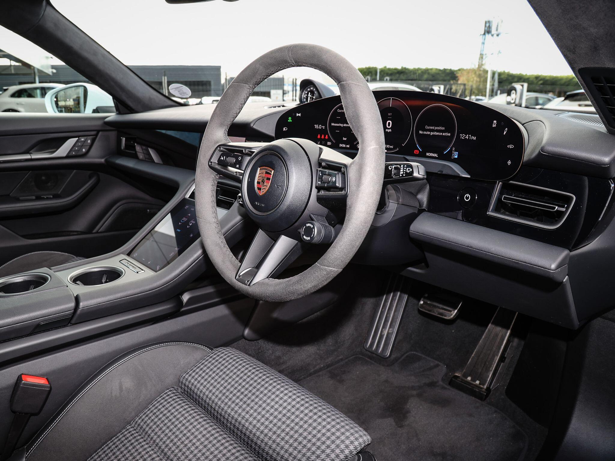 Porsche Taycan view 41