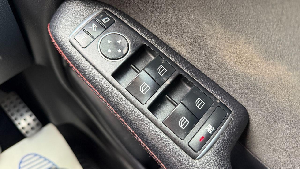 Mercedes-Benz B Class view 29