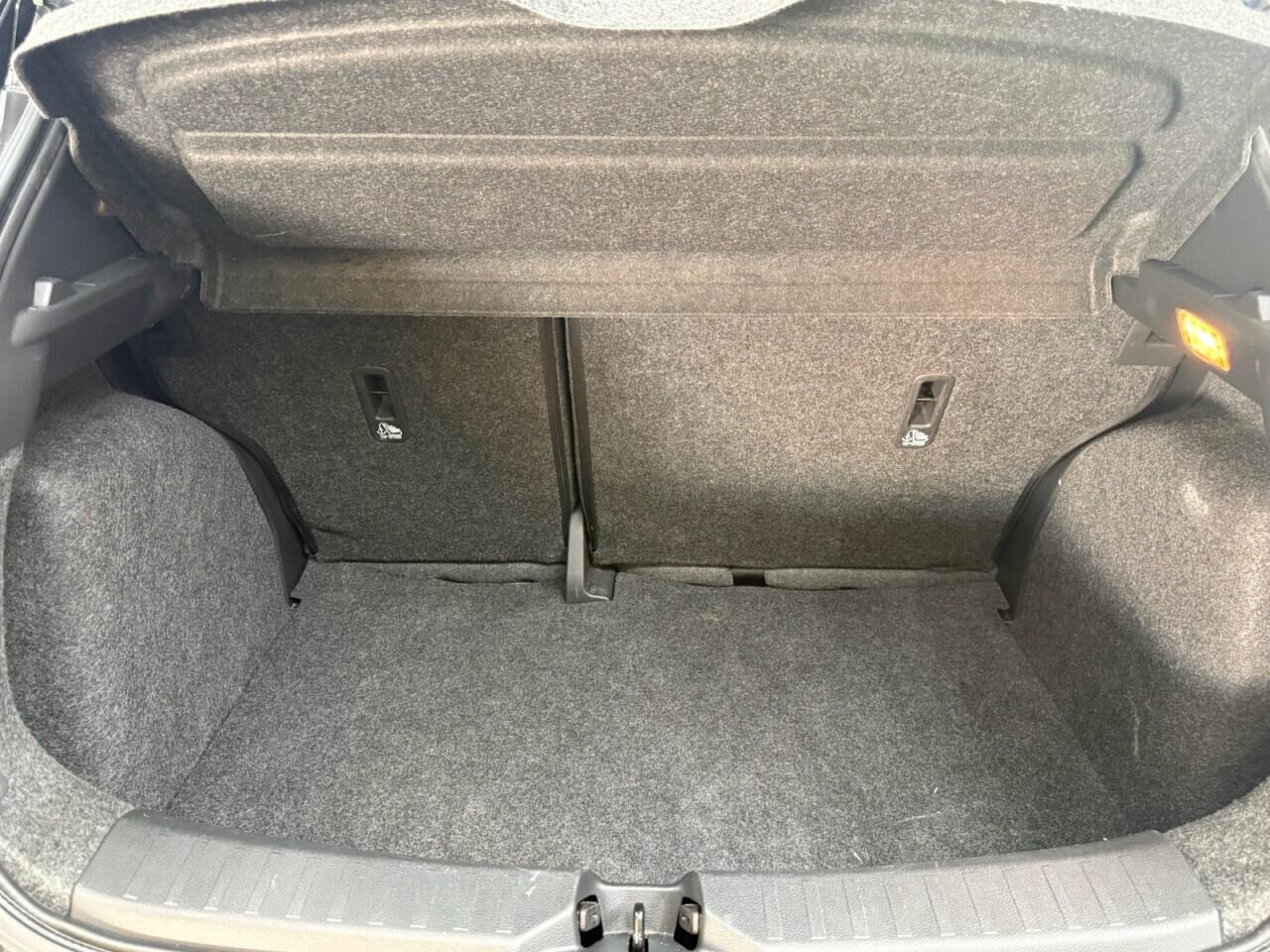 Nissan Micra view 35