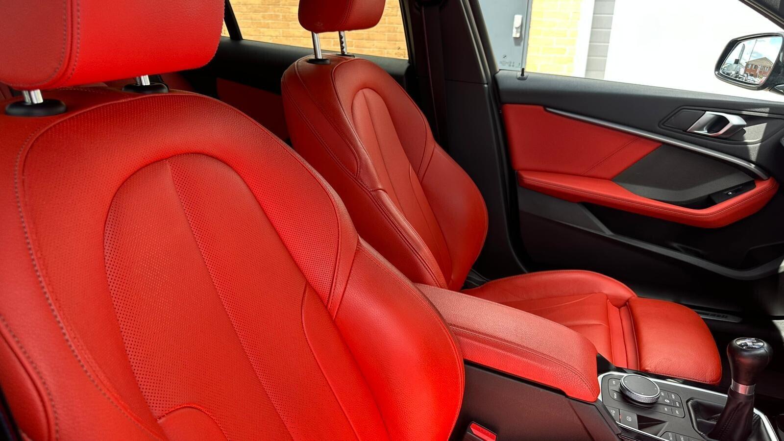 BMW 1 Series view 23