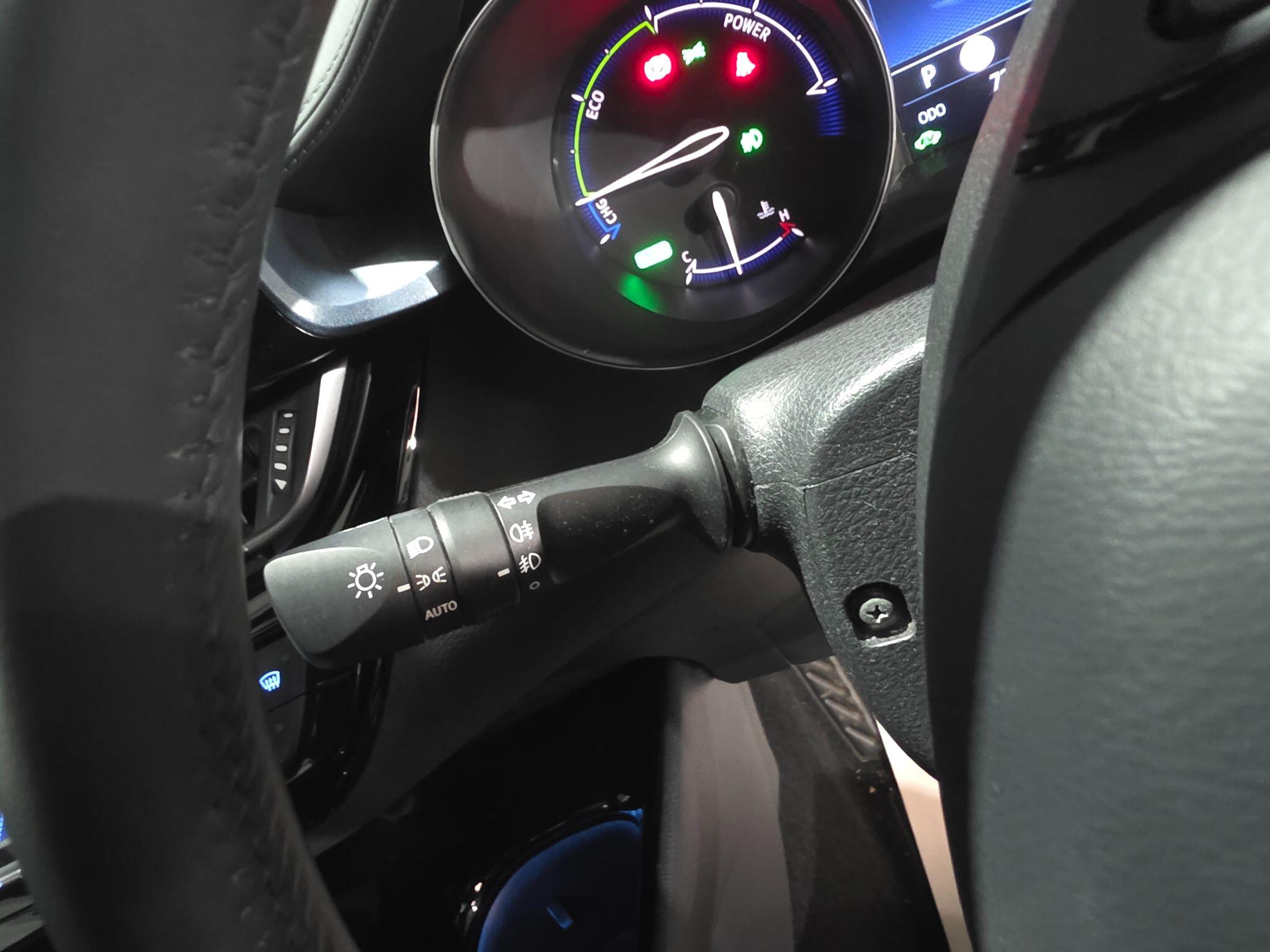 Toyota C-HR view 17