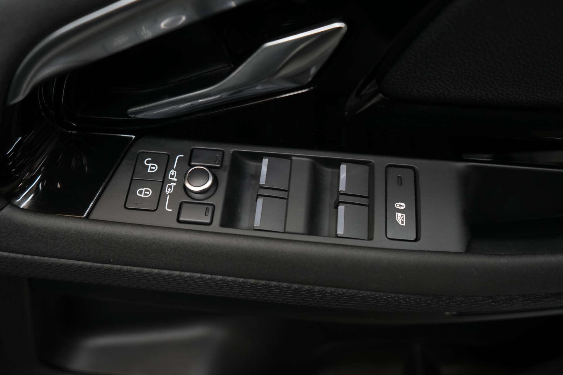 Land Rover Range Rover Evoque view 23