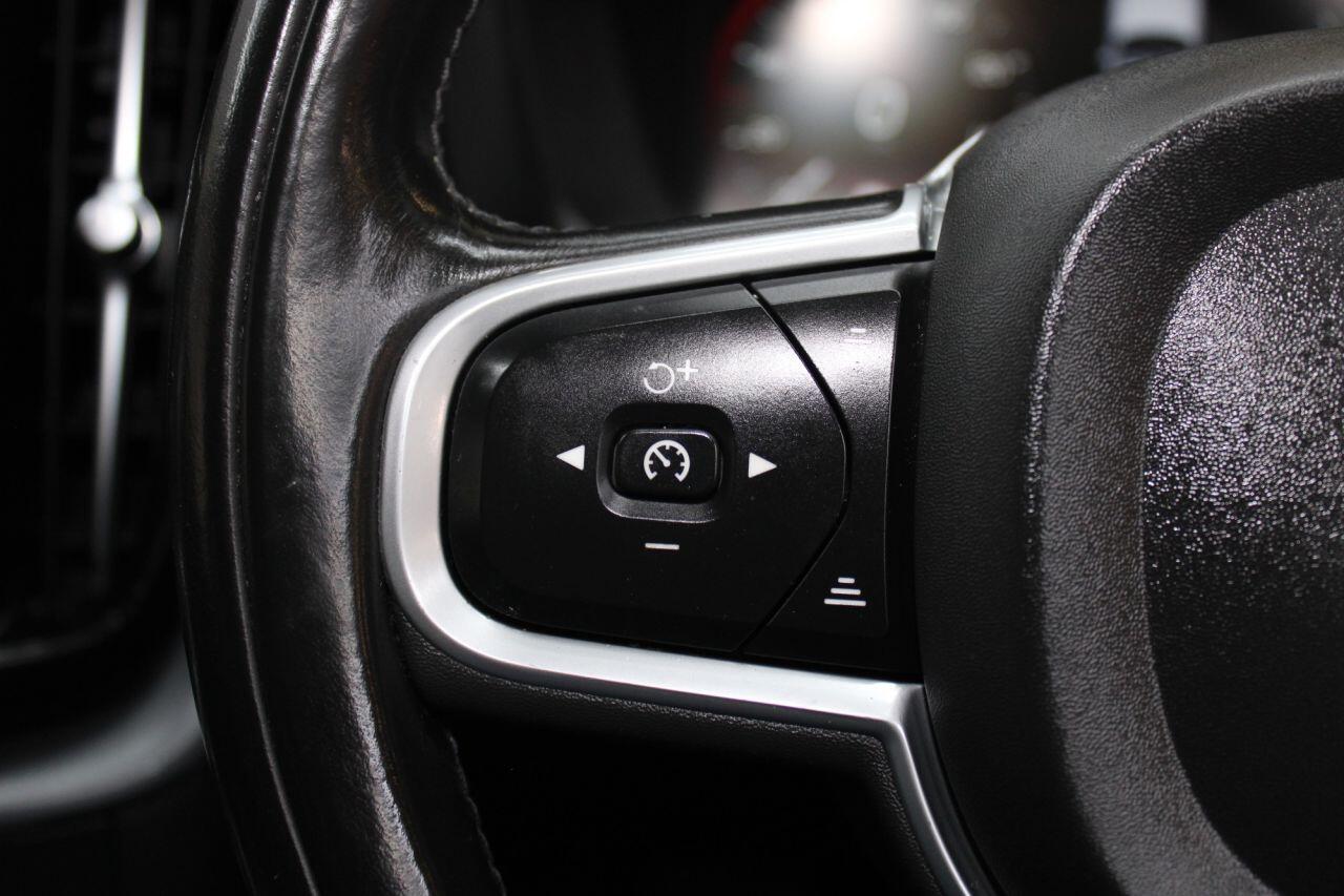 Volvo XC60 view 16