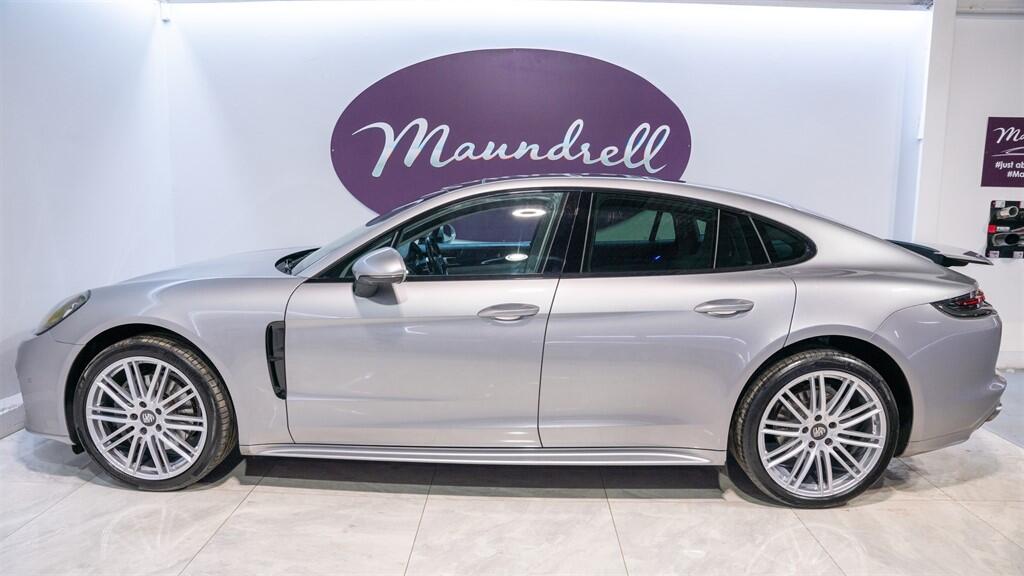Porsche Panamera view 13