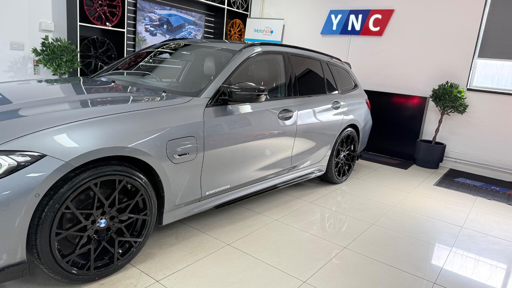 BMW 3 Series view 25