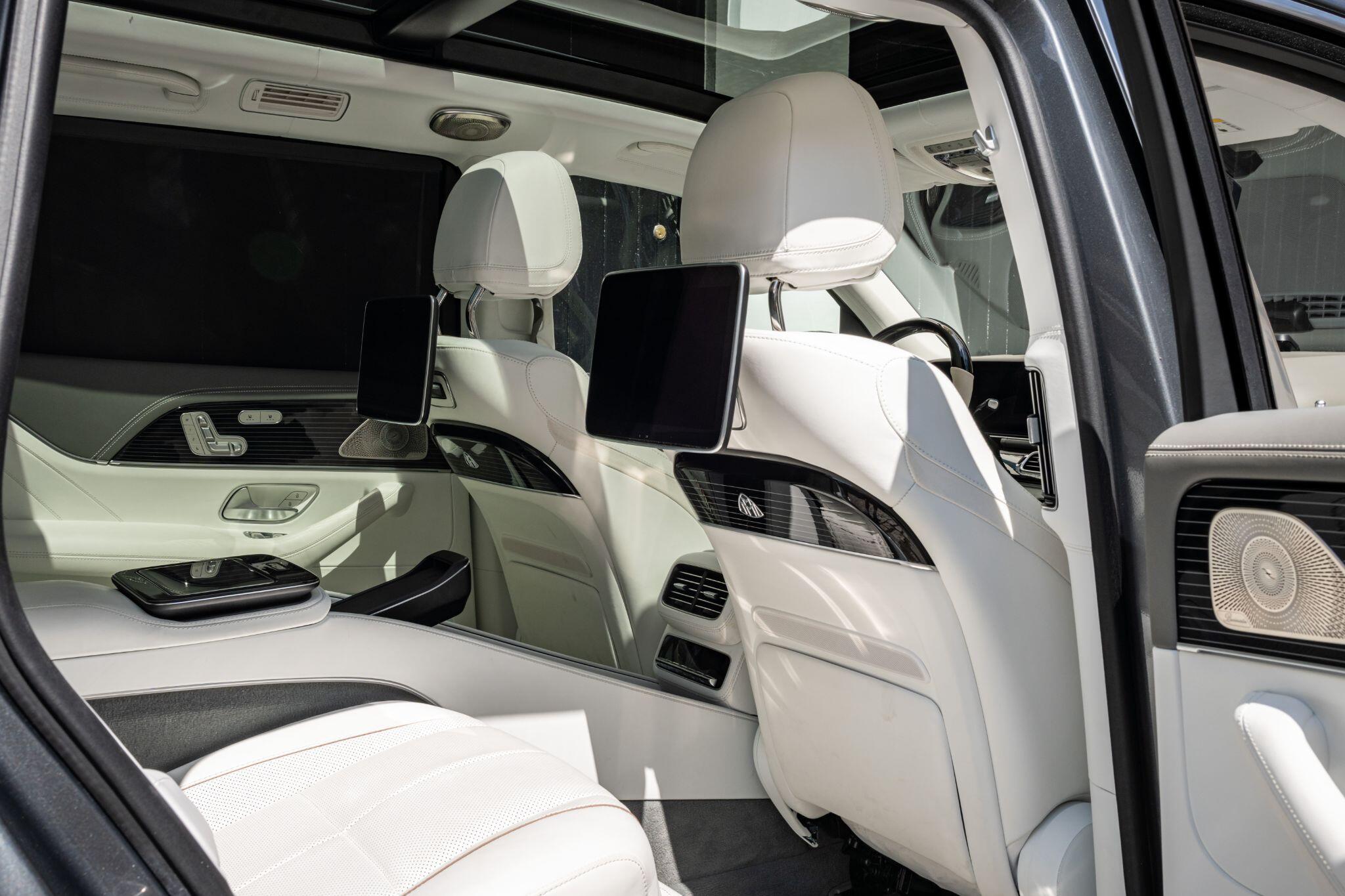 Mercedes-Benz GLS view 34