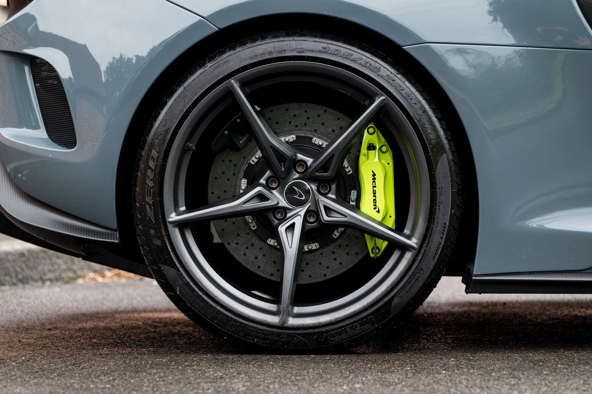 McLaren 675LT view 27