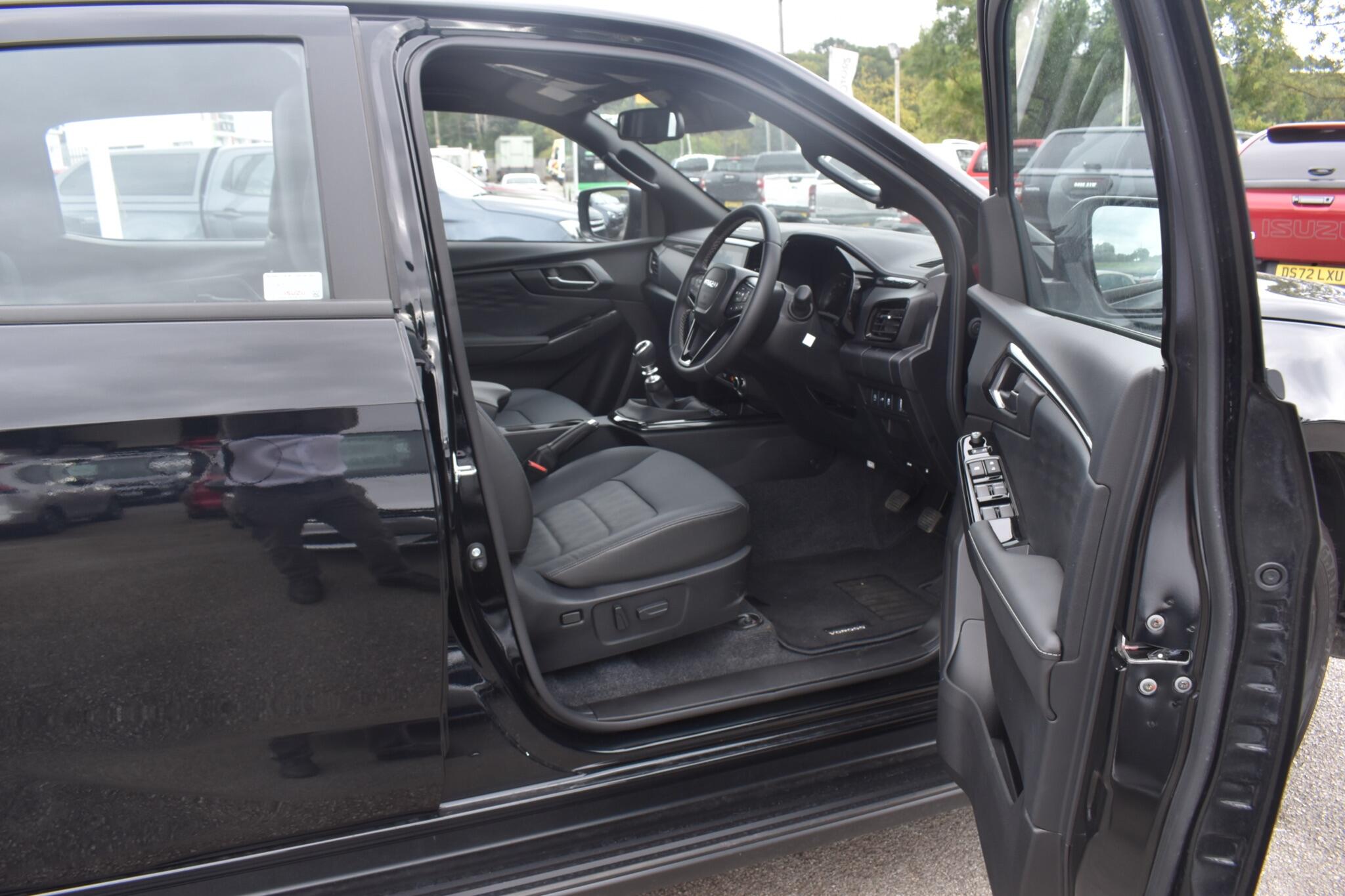 D-Max - 1.9 TD V-Cross 4WD Euro 6 (s/s) 4dr - Image 5
