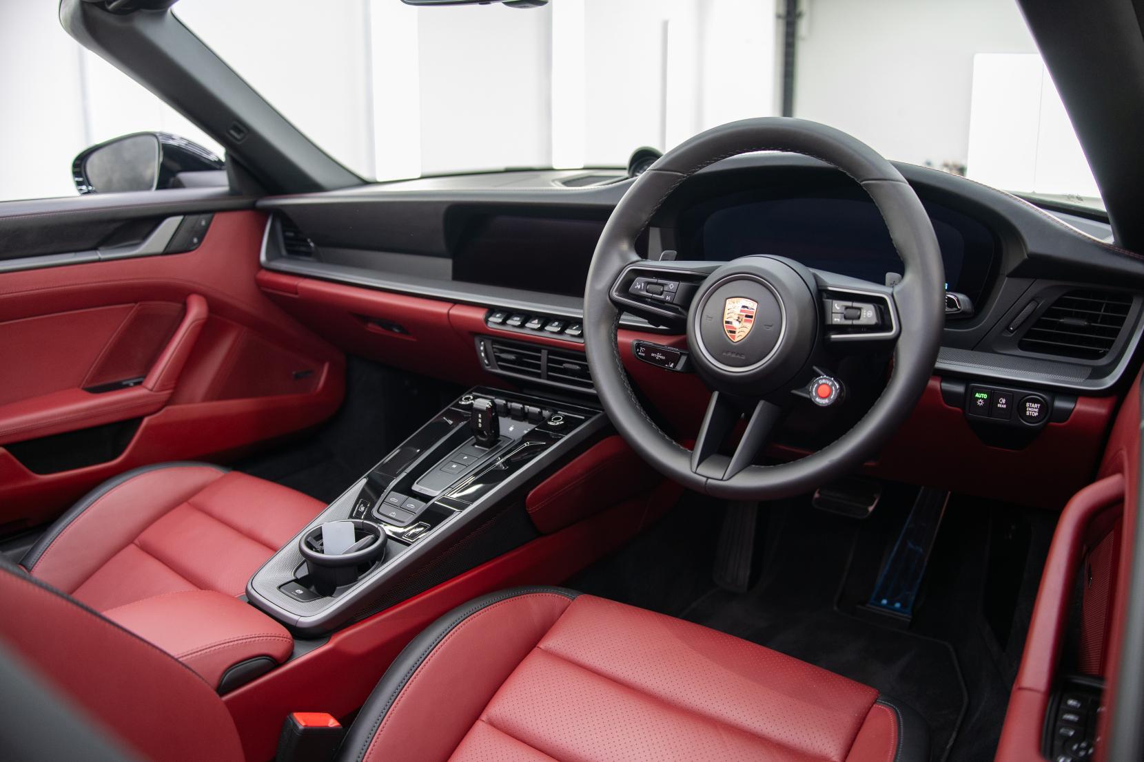 Porsche 911 view 5