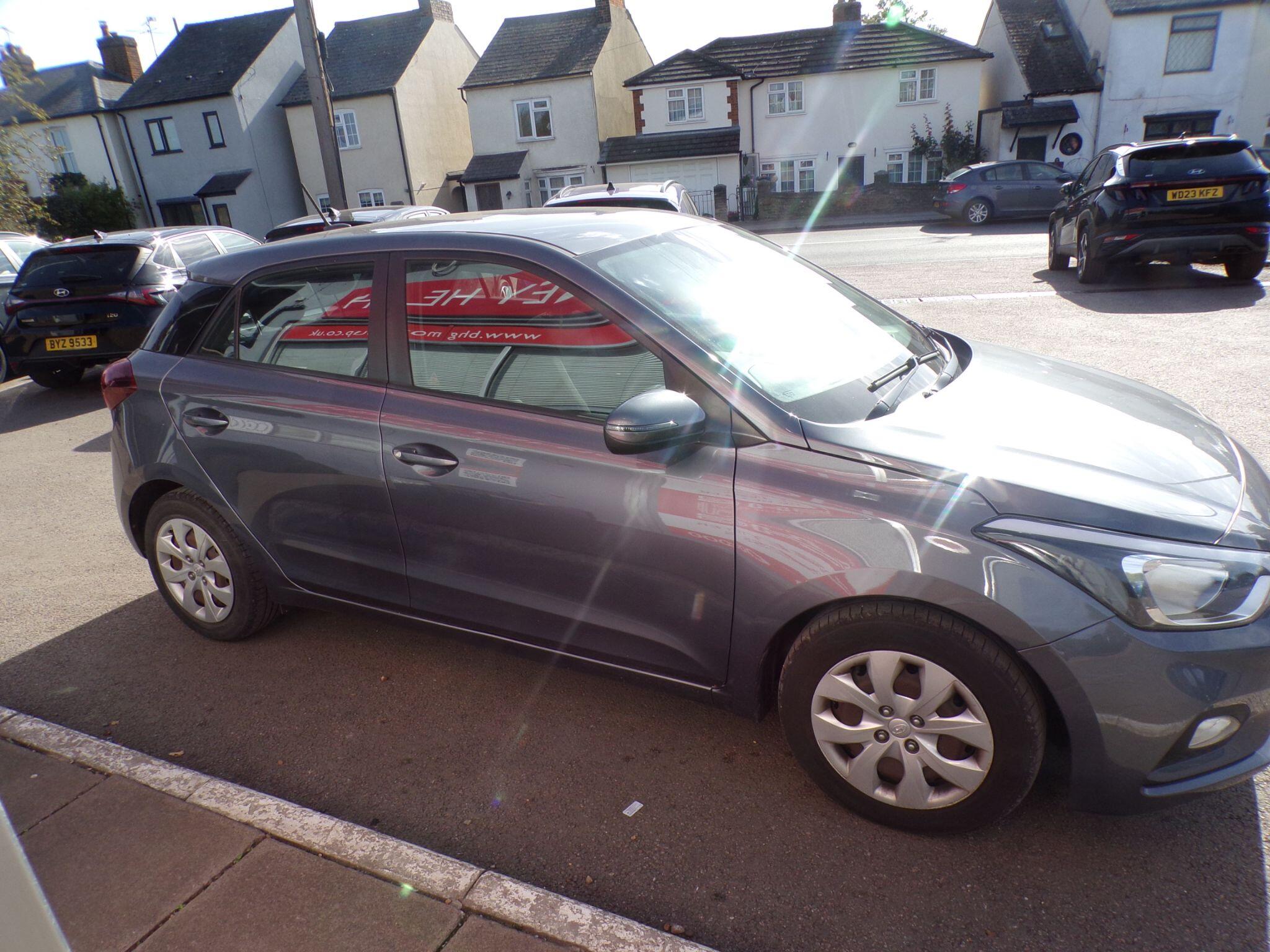 Hyundai i20 view 4