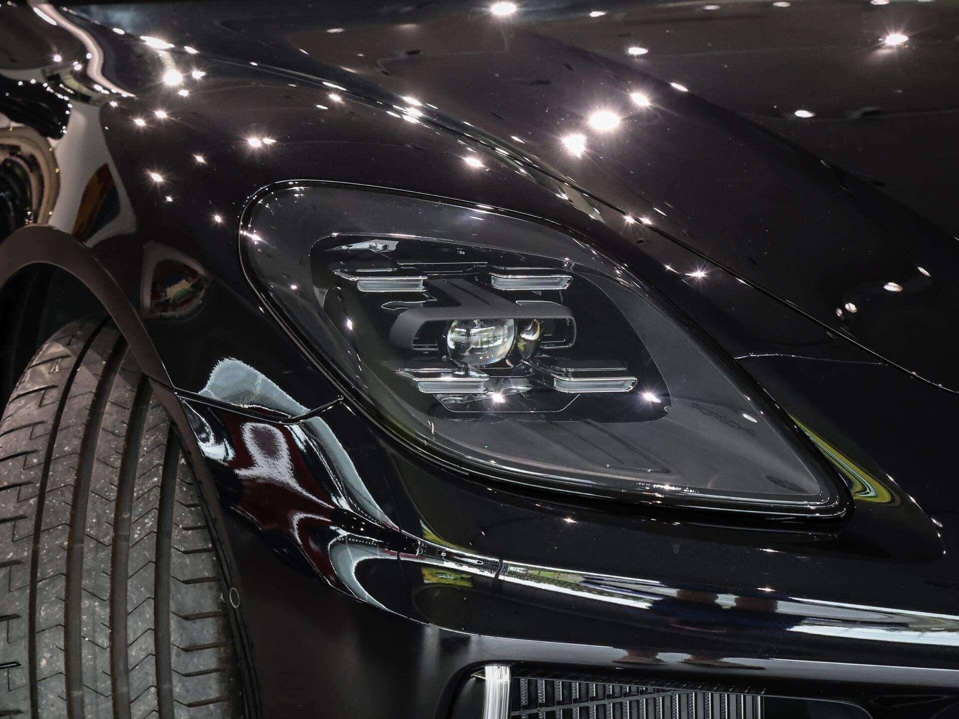 Porsche Panamera view 30