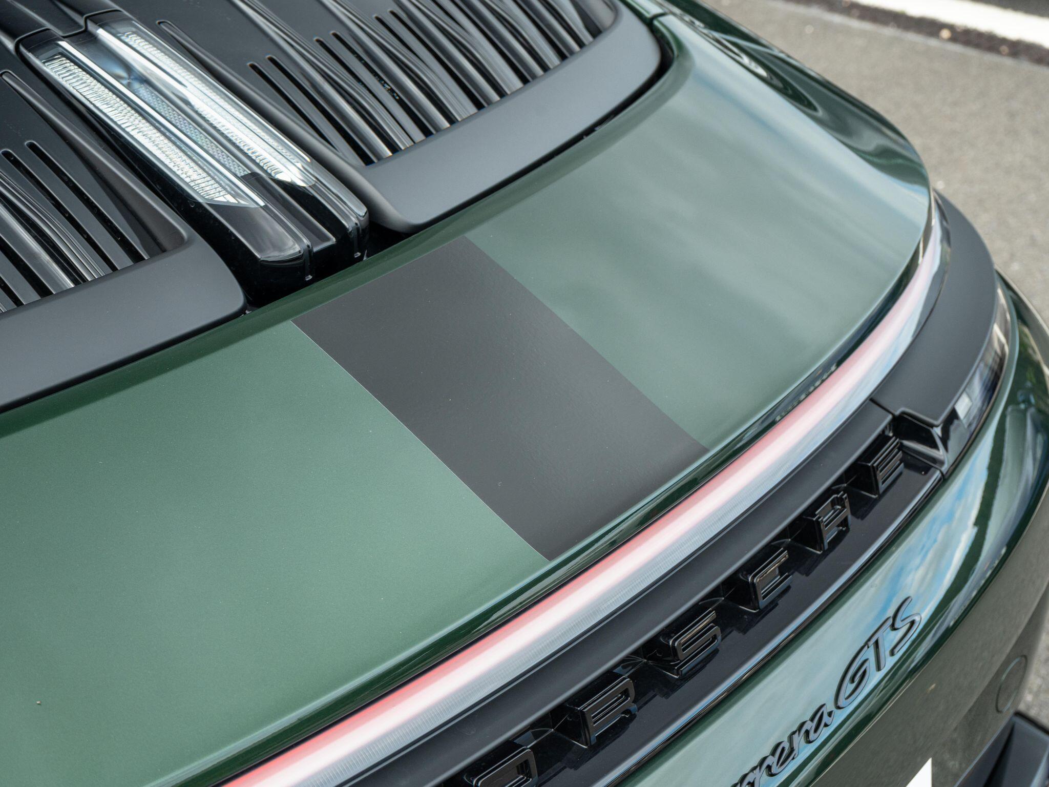 Porsche 911 view 19