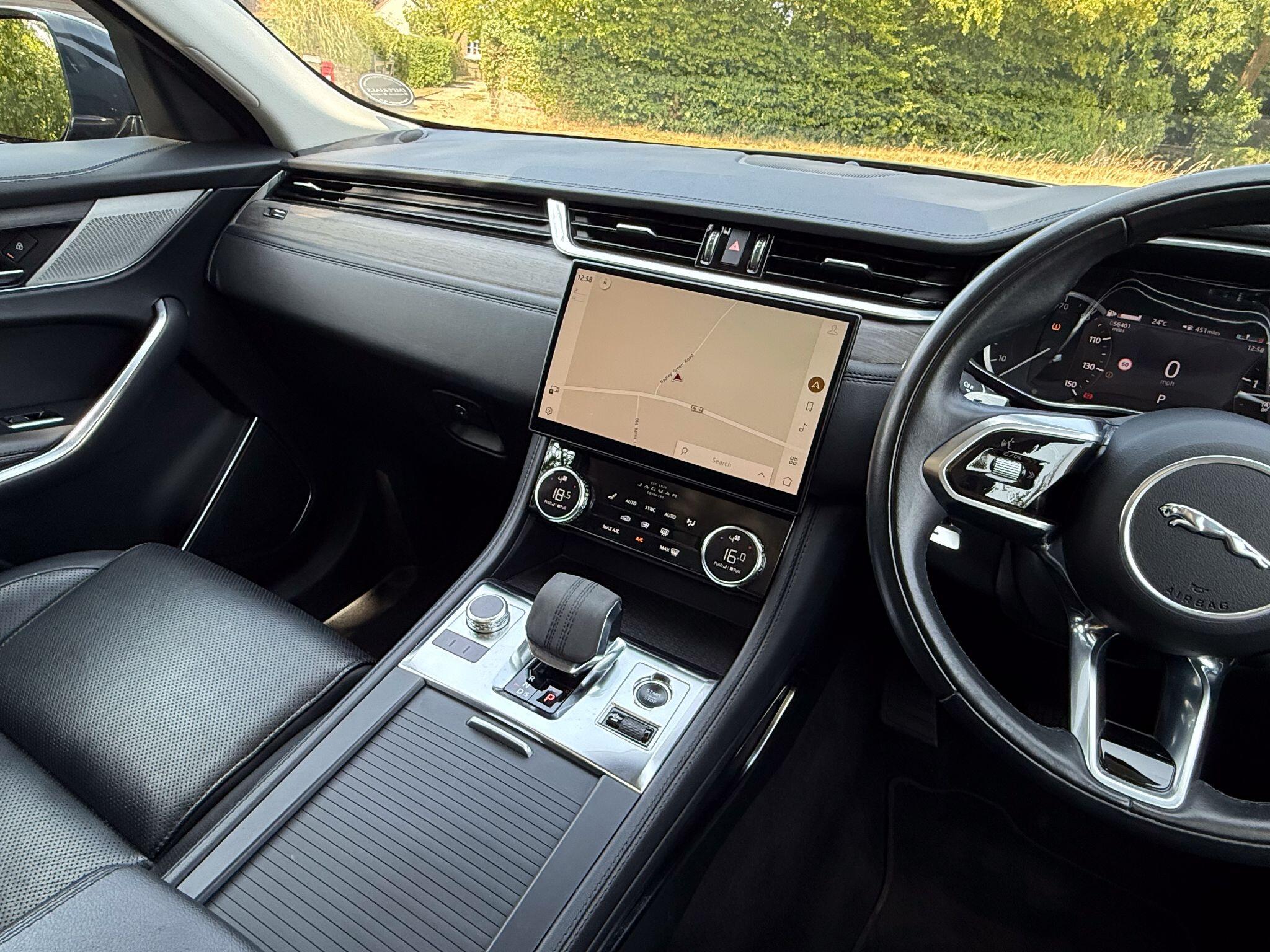 Jaguar F-Pace view 6
