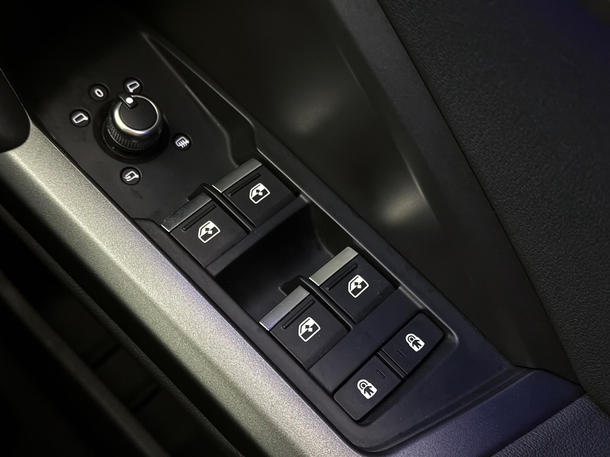 Audi Q3 view 27